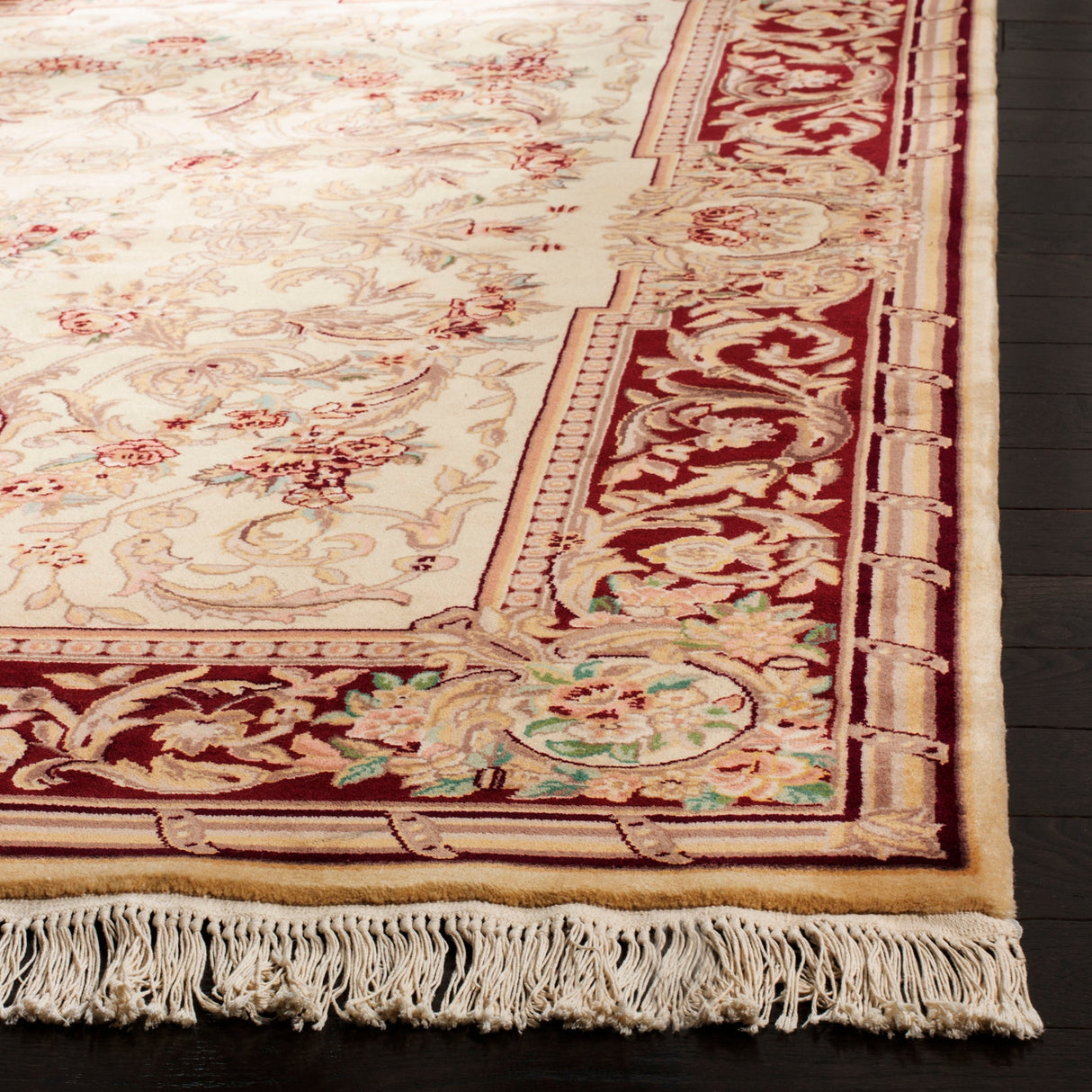 SAFAVIEH Handmade Versailles Shawnda Traditional Silk Rug