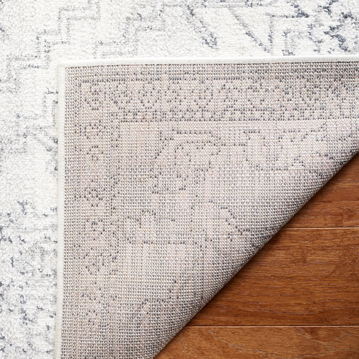 SAFAVIEH Layla Roseanne Shabby Chic Farmhouse Rug