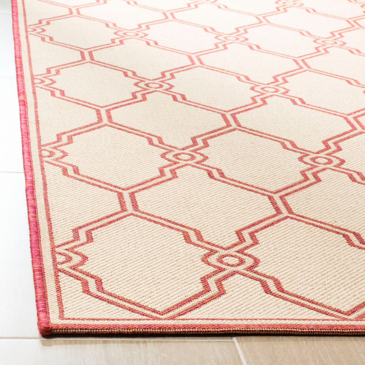 SAFAVIEH Linden Jeri Indoor/ Outdoor Waterproof Patio Backyard Rug