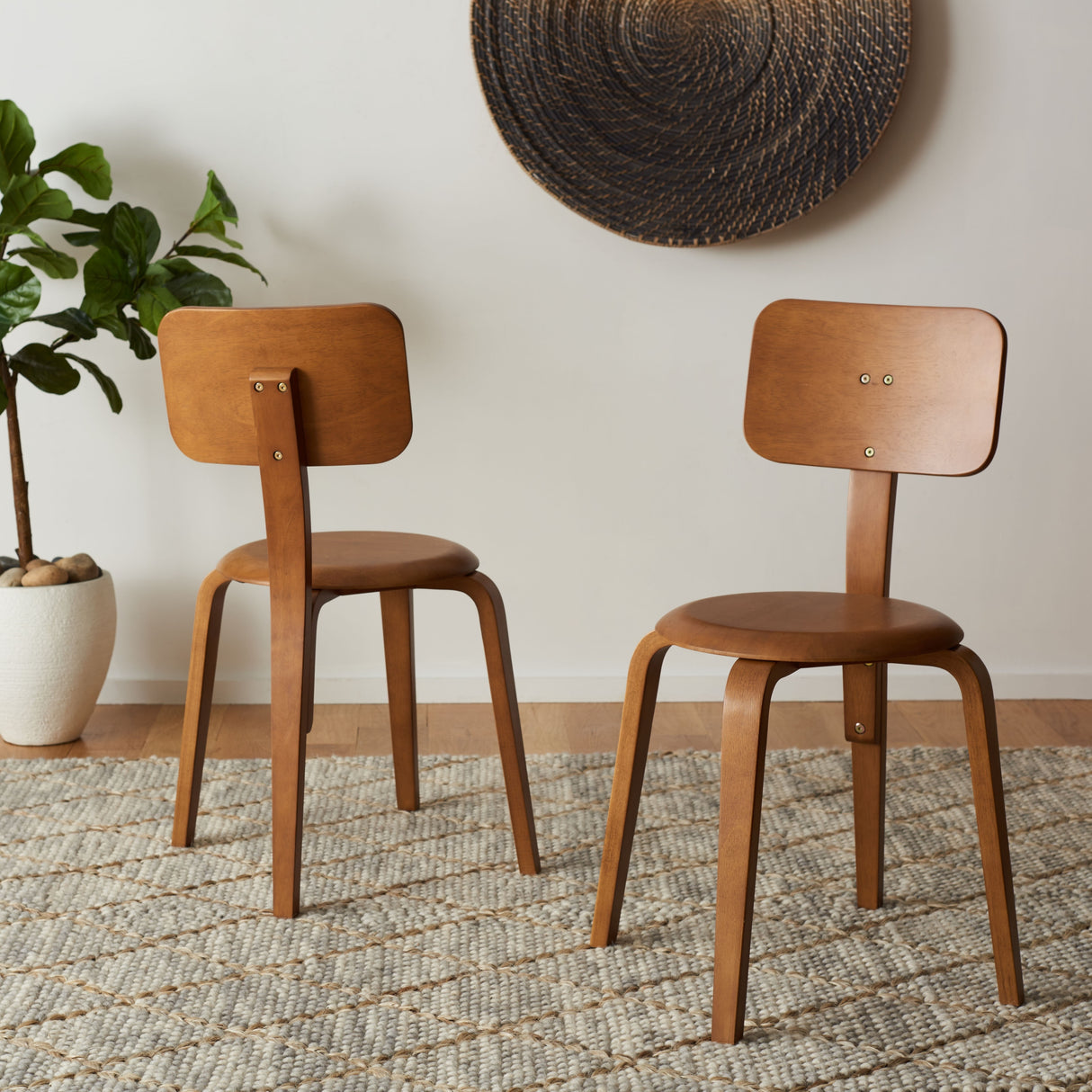 SAFAVIEH Luella Stackable Dining Chair (Set of 2)