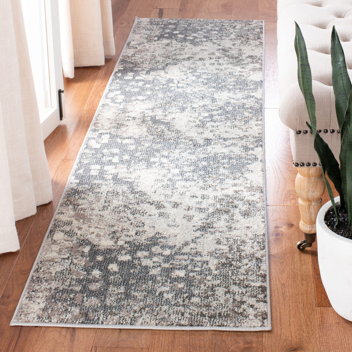 SAFAVIEH Madison Cherie Modern Abstract Watercolor Rug