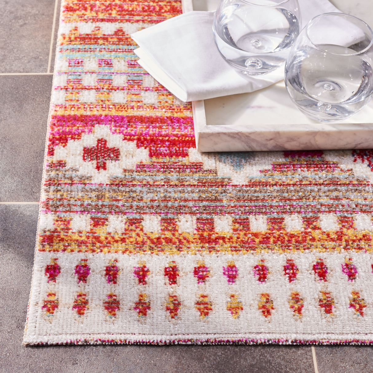 SAFAVIEH Montage Pelin Indoor/ Outdoor Waterproof Patio Backyard Rug