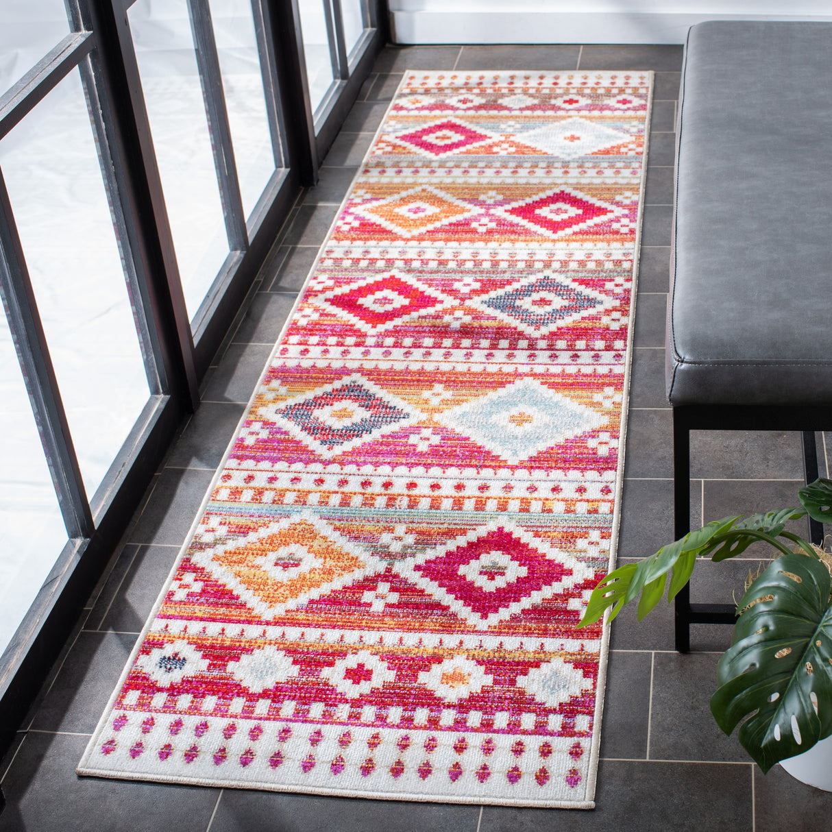 SAFAVIEH Montage Pelin Indoor/ Outdoor Waterproof Patio Backyard Rug