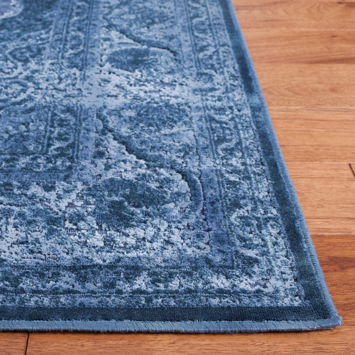 SAFAVIEH Paradise Angelita Modern Viscose Rug