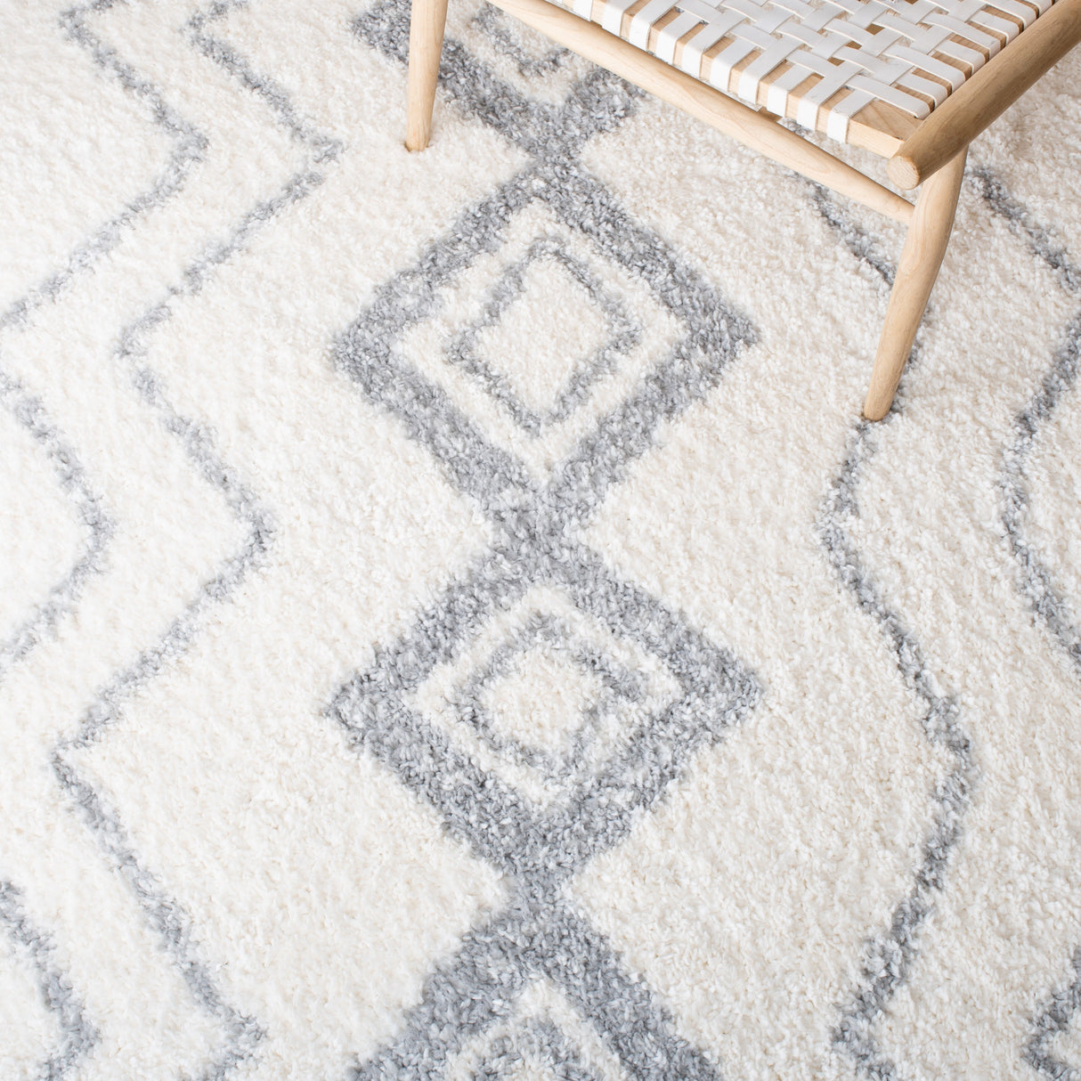 SAFAVIEH Parma Shag Marry Rug
