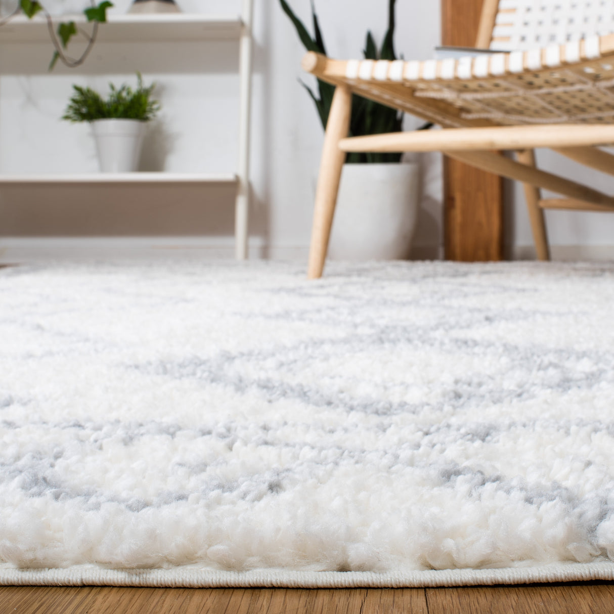SAFAVIEH Parma Shag Marry Rug