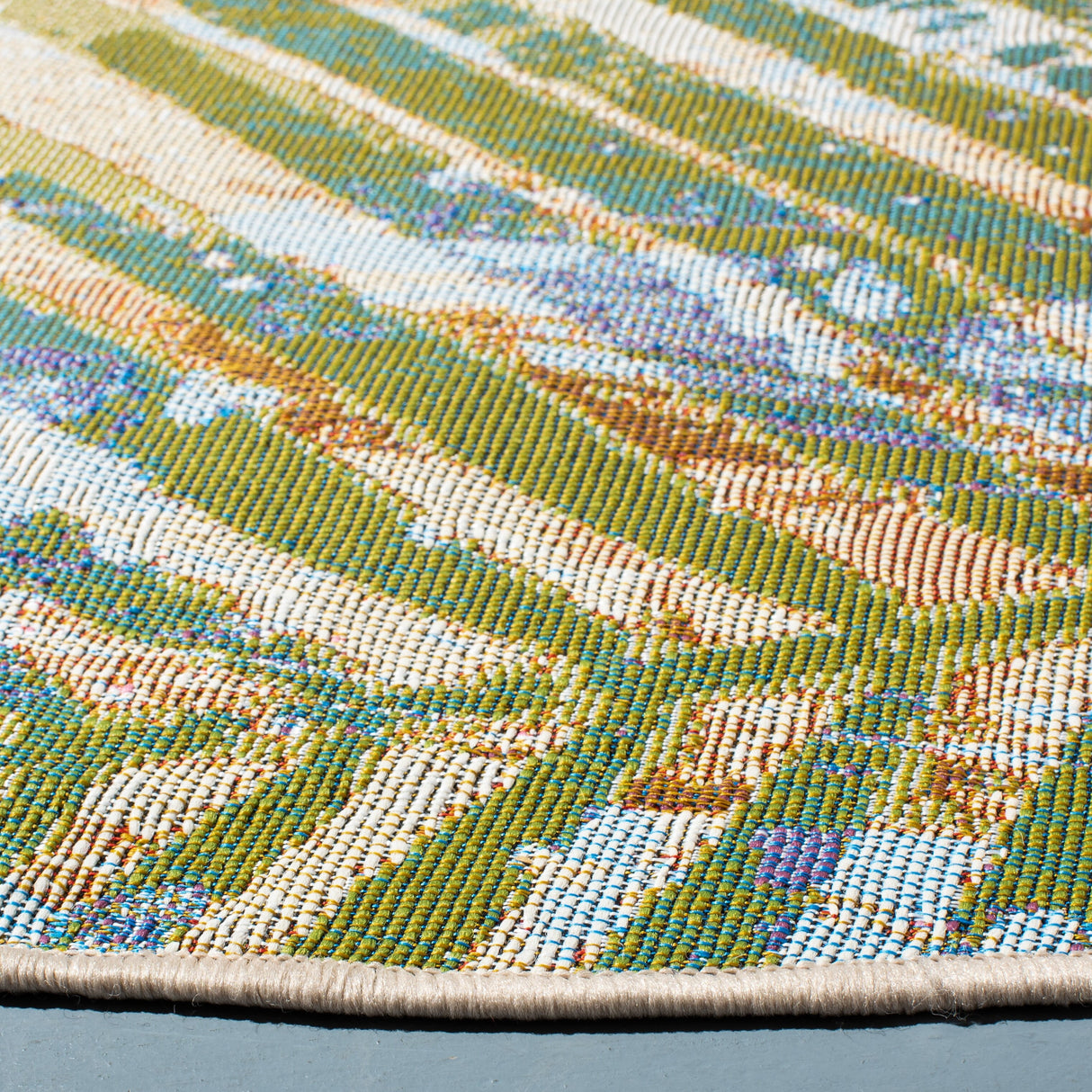 SAFAVIEH Summer Elya Tropical Indoor/ Outdoor Waterproof Rug