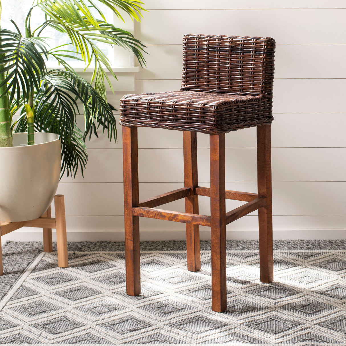 SAFAVIEH Tana -30 Inch Thomas Indoor Wicker Brown Bar Stool - 17.7" x 17.7" x 37.4" - 18Wx18Dx37H