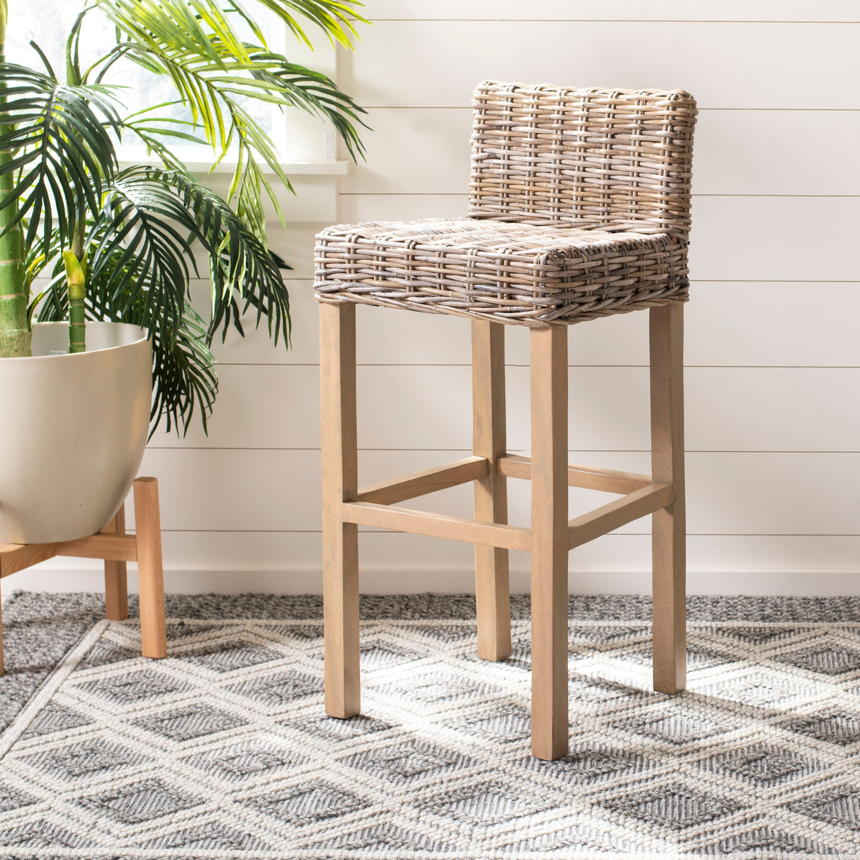 SAFAVIEH Tana -30 Inch Thomas Indoor Wicker Brown Bar Stool - 17.7" x 17.7" x 37.4" - 18Wx18Dx37H