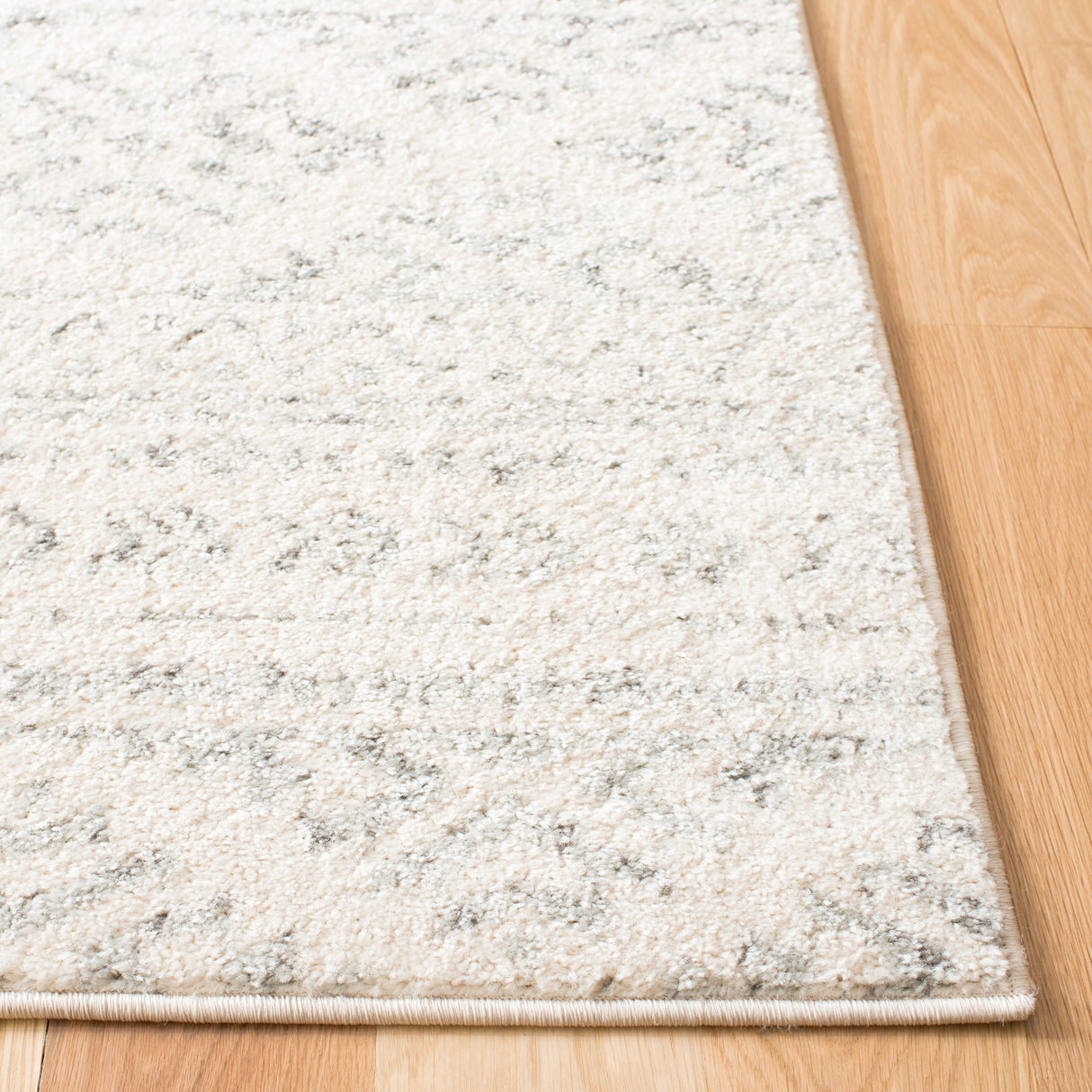SAFAVIEH Tulum Vetuta Moroccan Boho Chic Area Rug