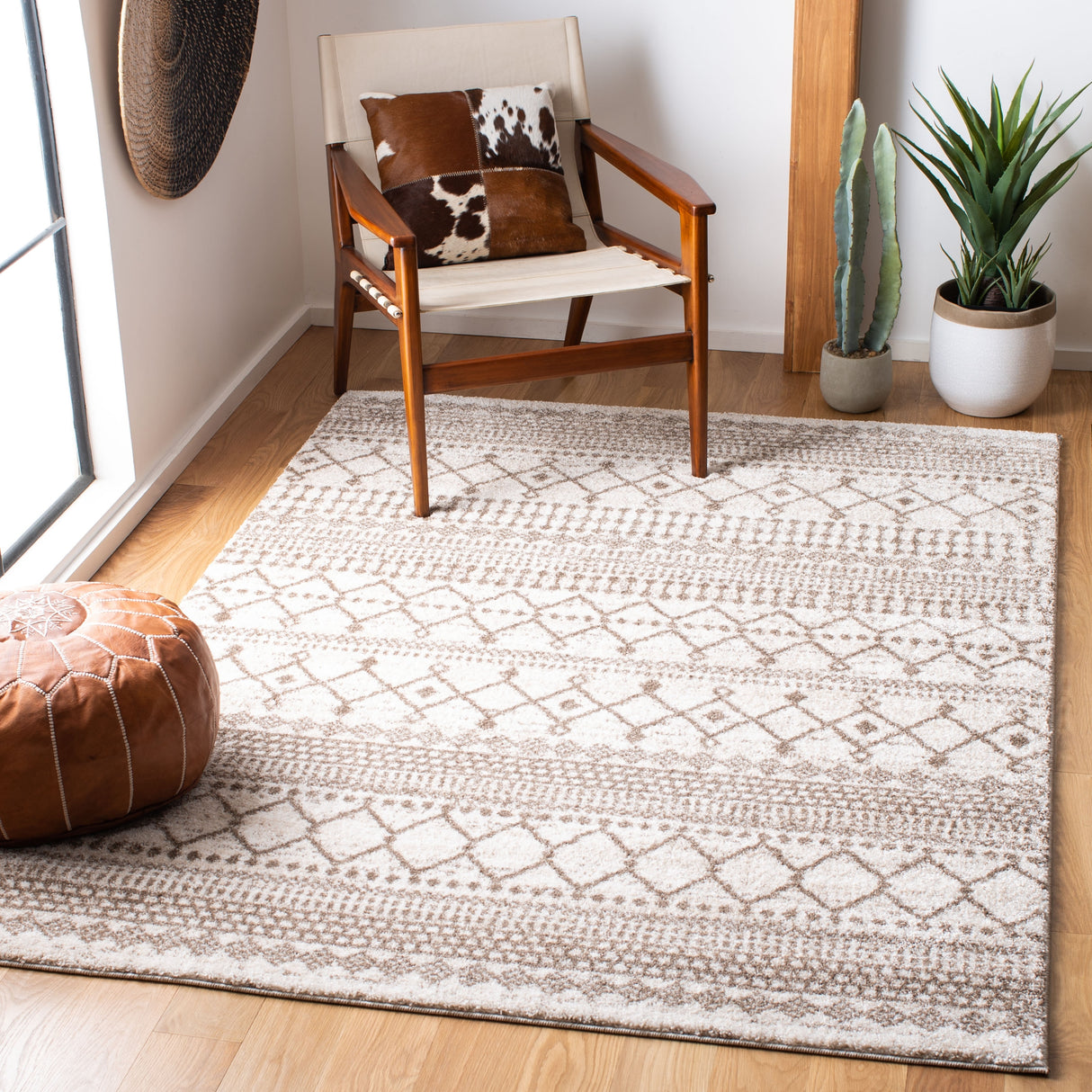 SAFAVIEH Tunisia Prudence Moroccan Rug