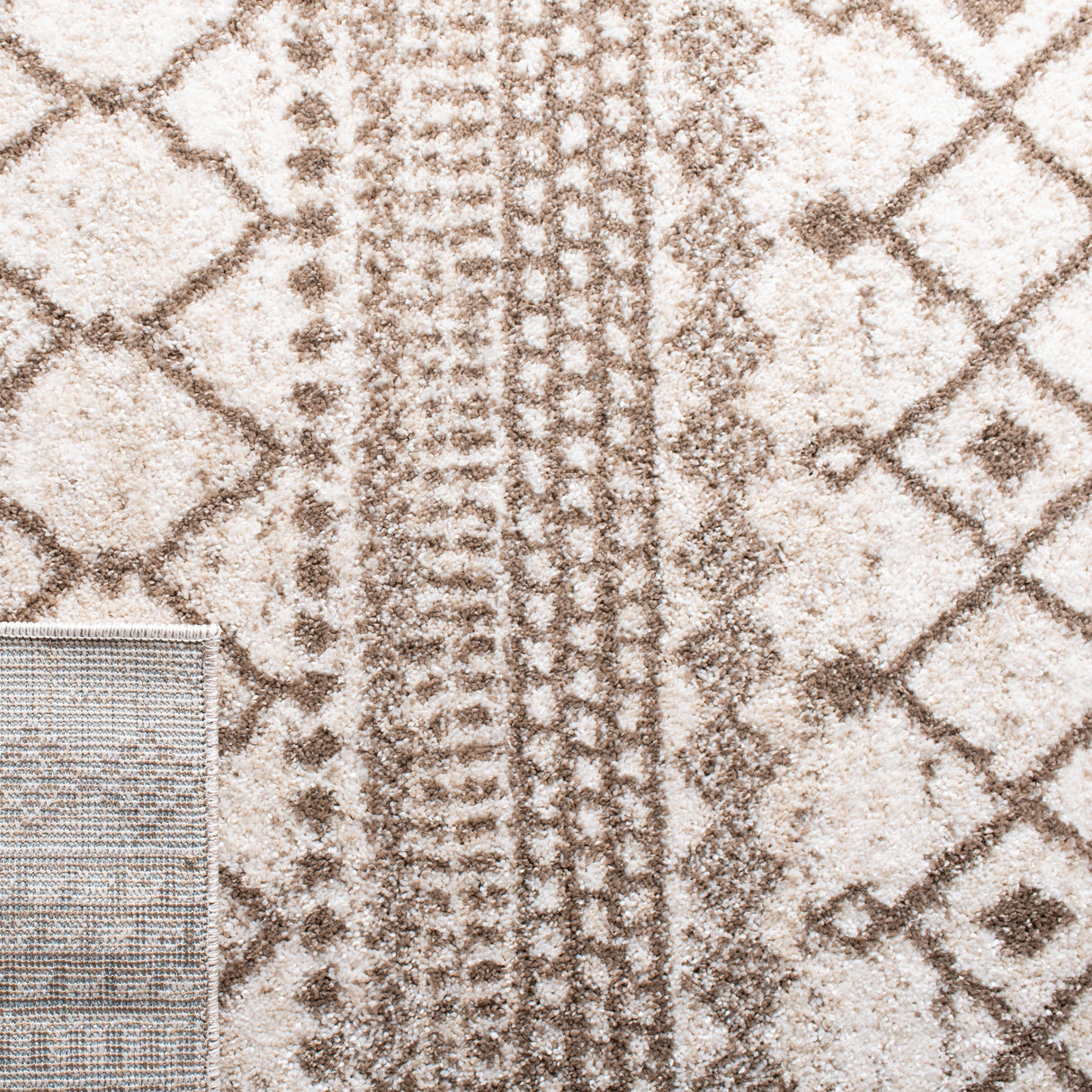 SAFAVIEH Tunisia Prudence Moroccan Rug