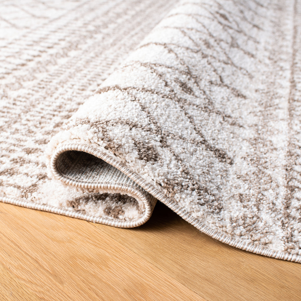 SAFAVIEH Tunisia Prudence Moroccan Rug