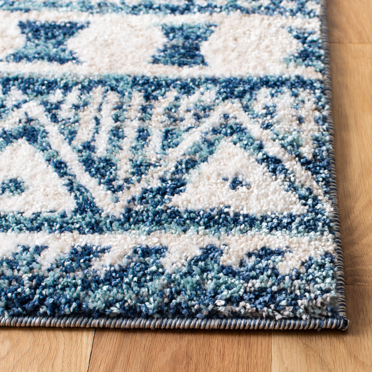SAFAVIEH Tunisia Rilla Moroccan Rug