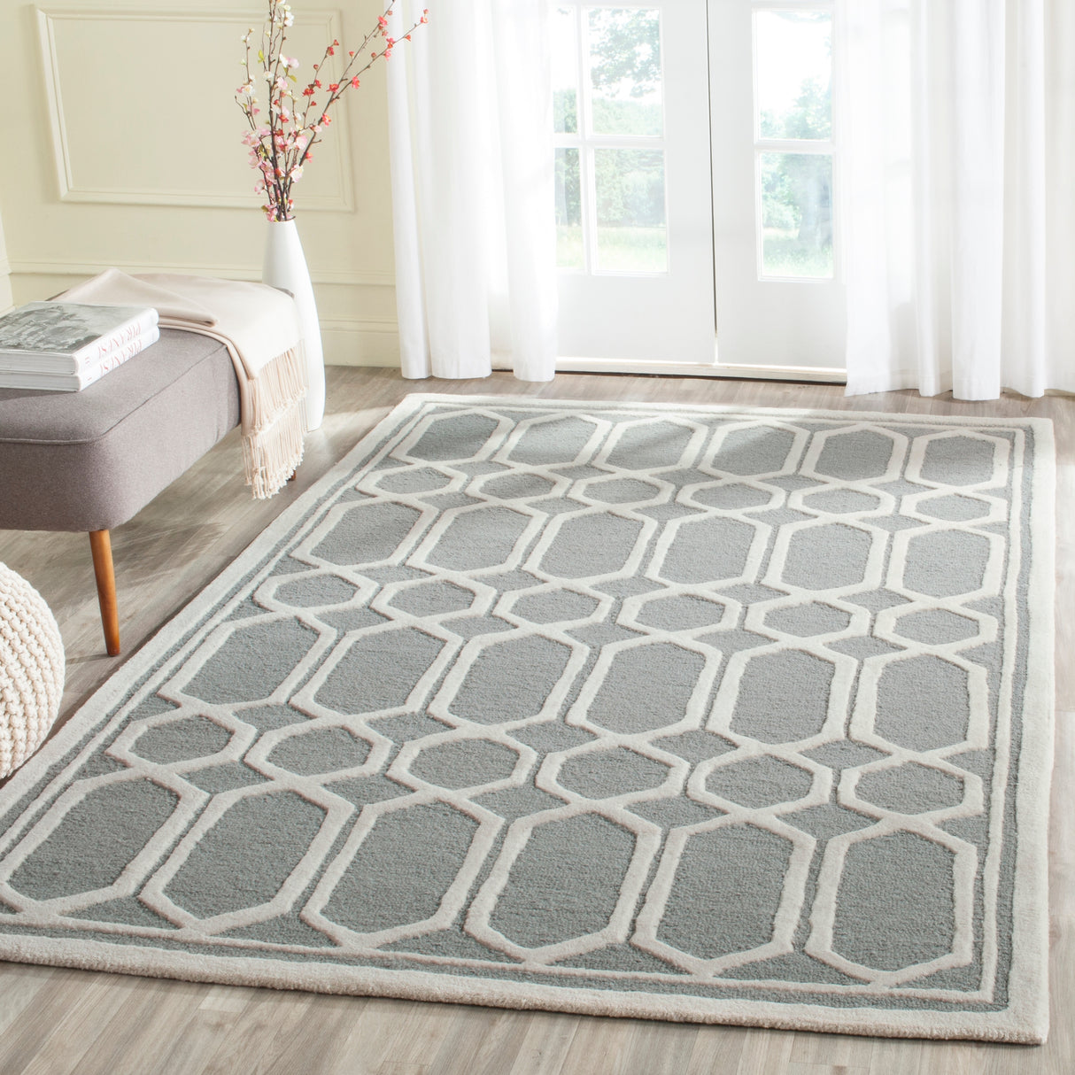SAFAVIEH, Handmade Cambridge Ingerid Modern Moroccan Wool Rug