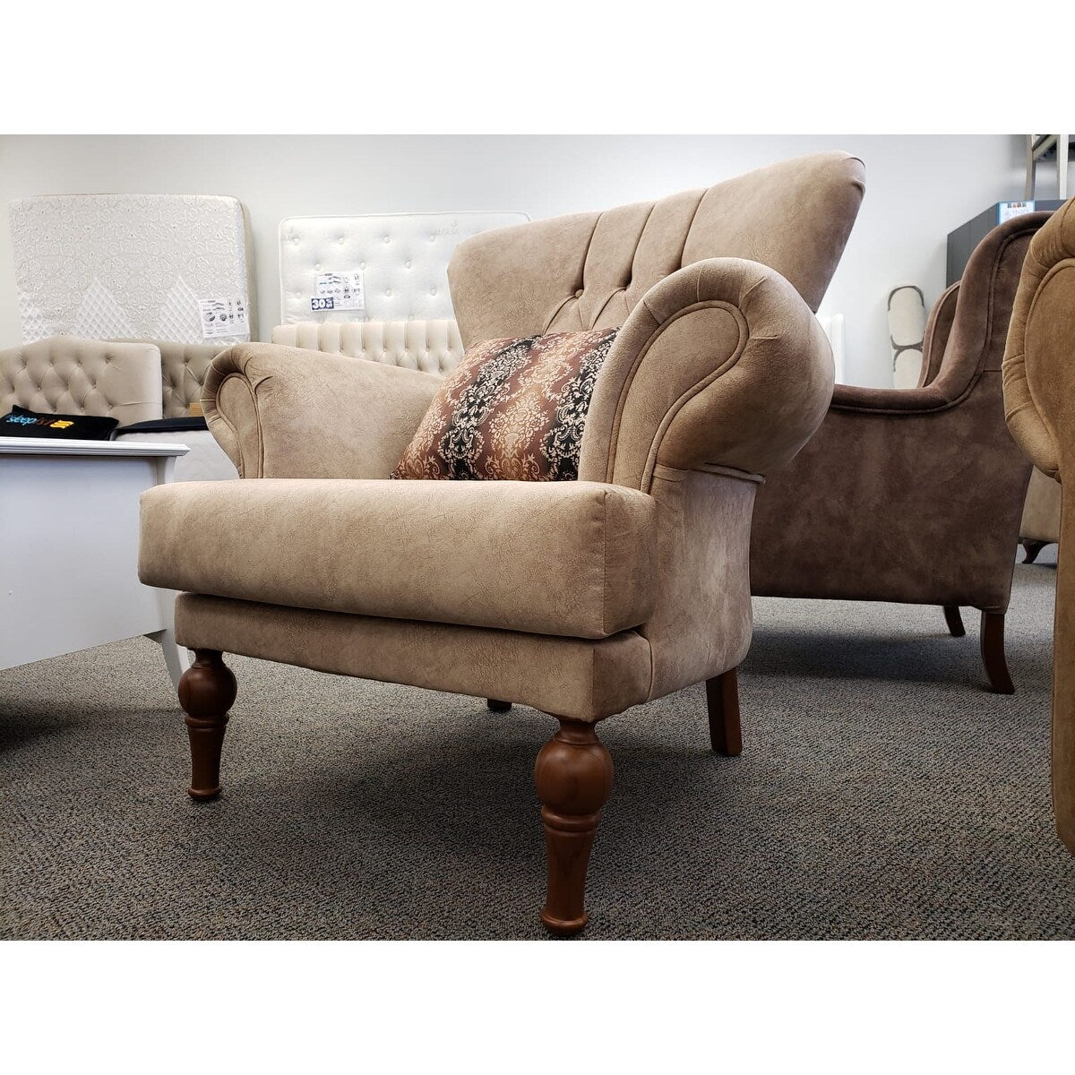 SavaHome Chesterlife Living Room Chair