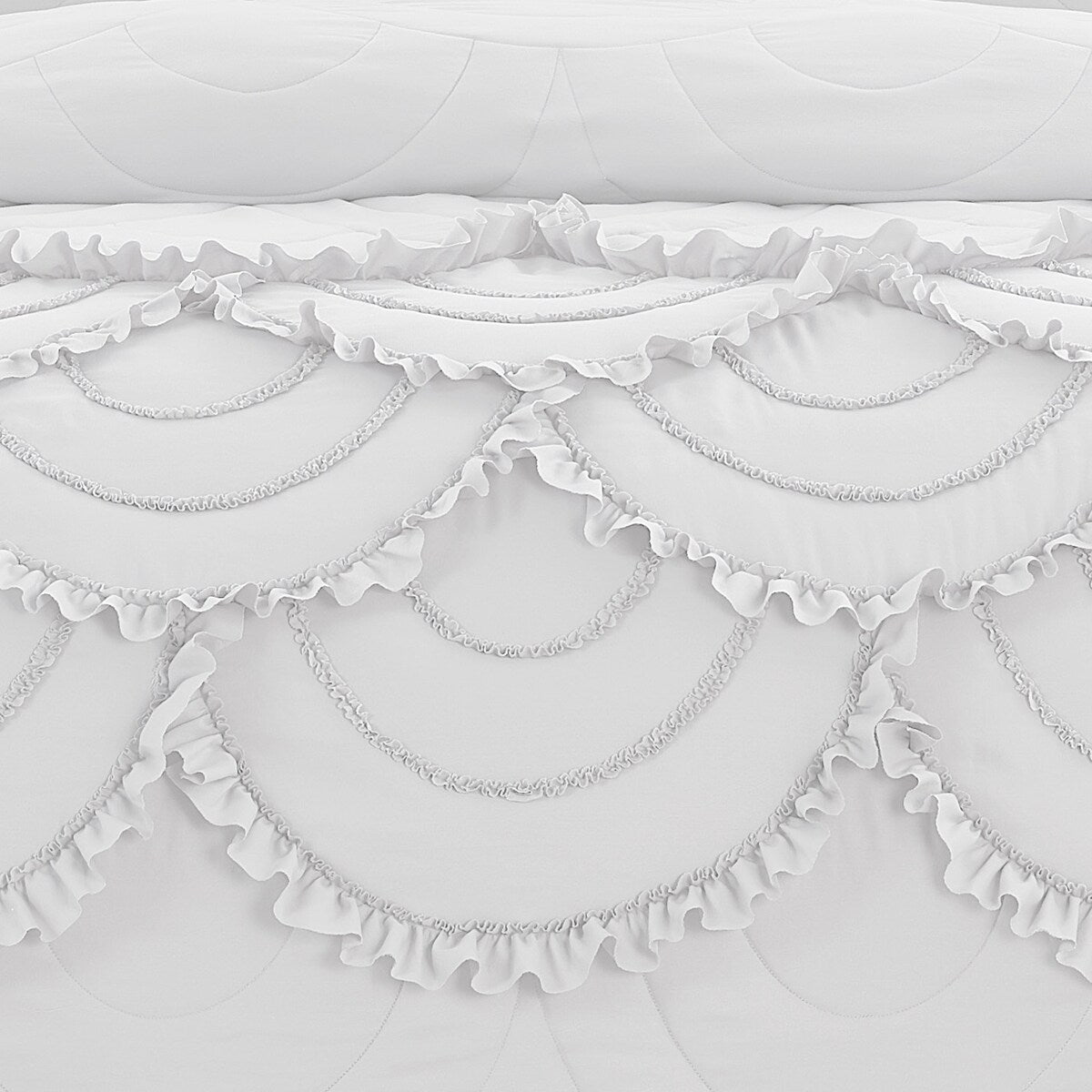 DESIGN STUDIO Scallop Ruffle Garment Washed Soft Solid Quilt Set