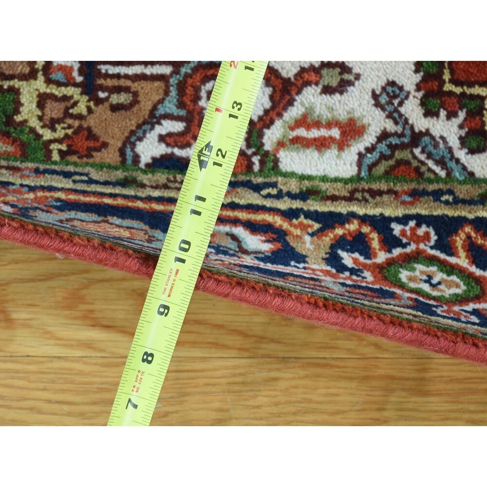 Shahbanu Rugs 100 Percent Wool Hand-Knotted Red Heriz Oriental Rug (4'0" x 6'0") - 4'0" x 6'0"