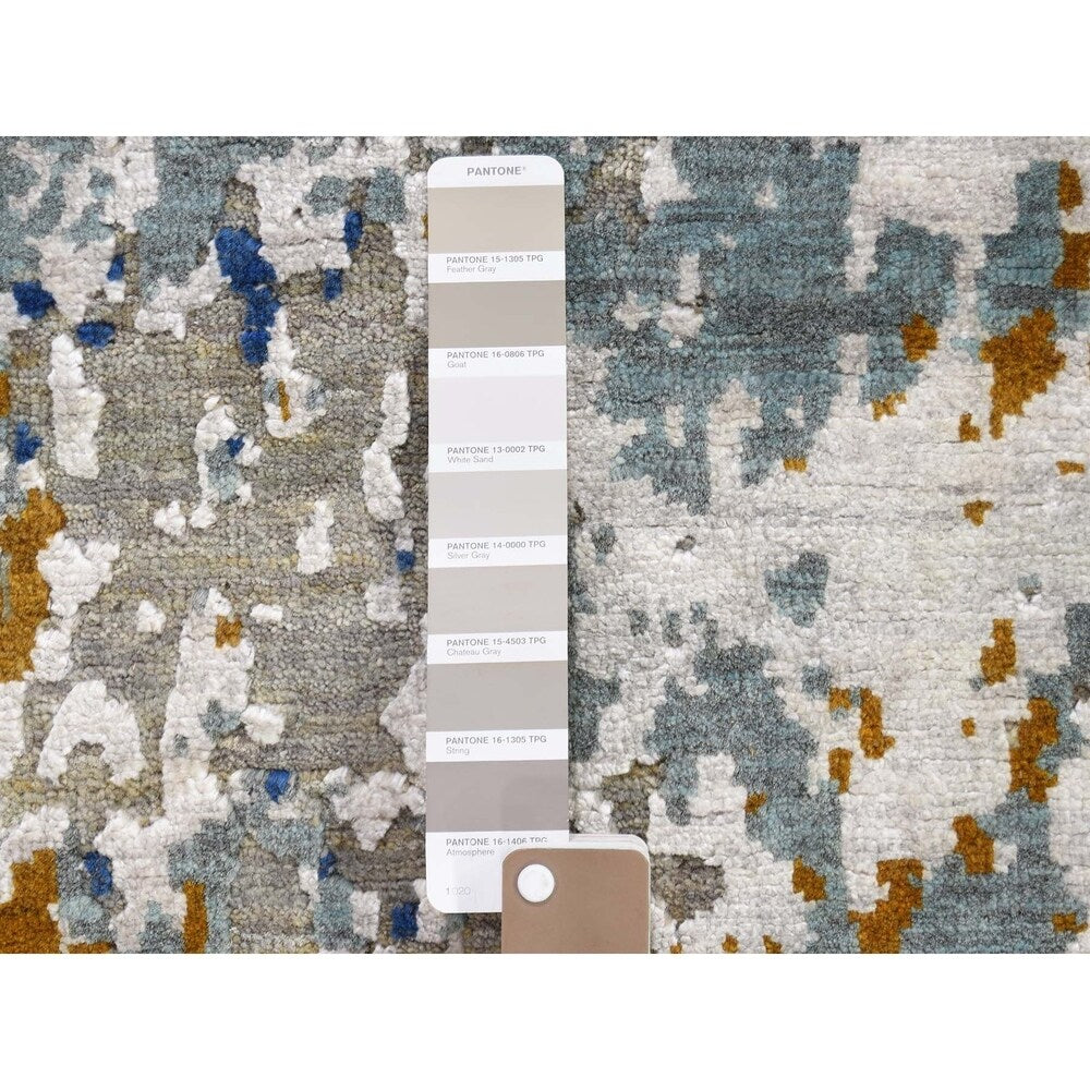 Shahbanu Rugs Abstract Design Wool and Silk Hi-Low Pile Hand-Knotted Oriental Rug (3'0" x 5'1") - 3'0" x 5'1"