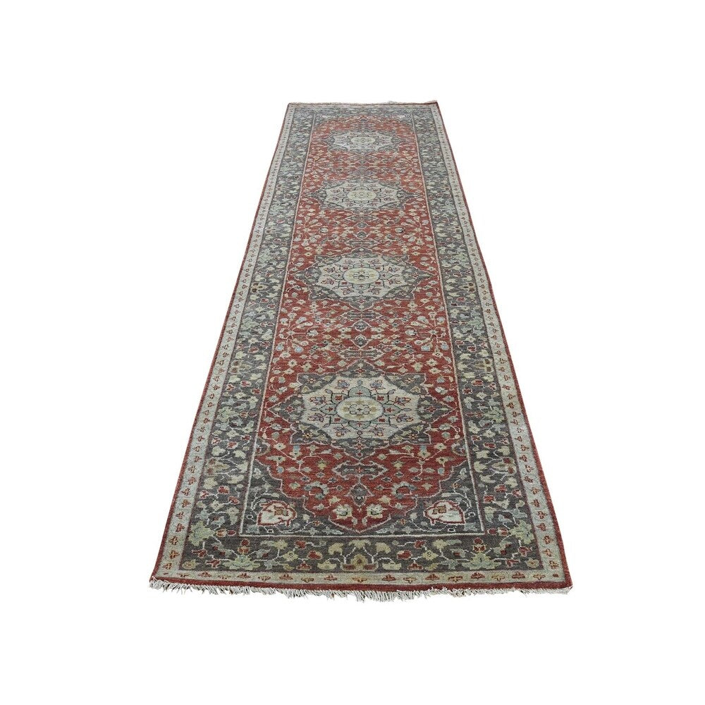 Shahbanu Rugs Antiqued Haji Jalili Re-Creation Hand-Knotted Runner Oriental Rug (2'8" x 9'10") - 2'8" x 9'10"