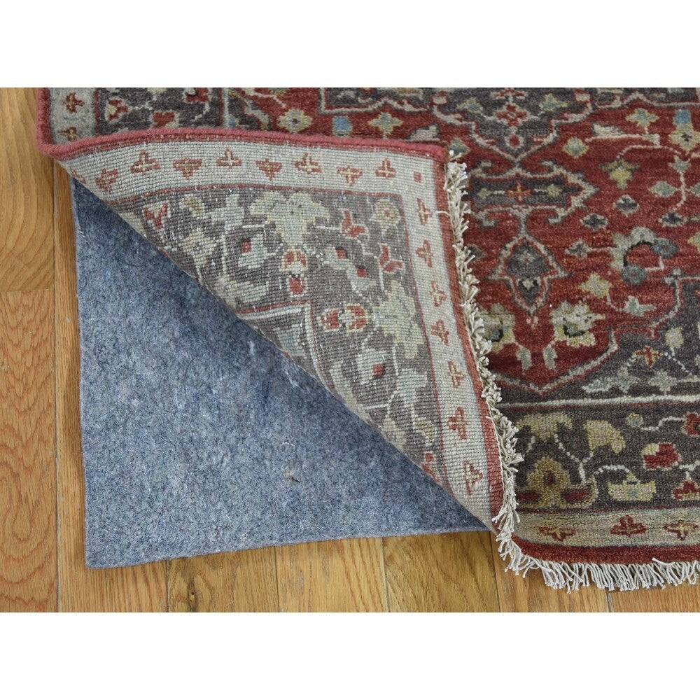 Shahbanu Rugs Antiqued Haji Jalili Re-Creation Hand-Knotted Runner Oriental Rug (2'8" x 9'10") - 2'8" x 9'10"