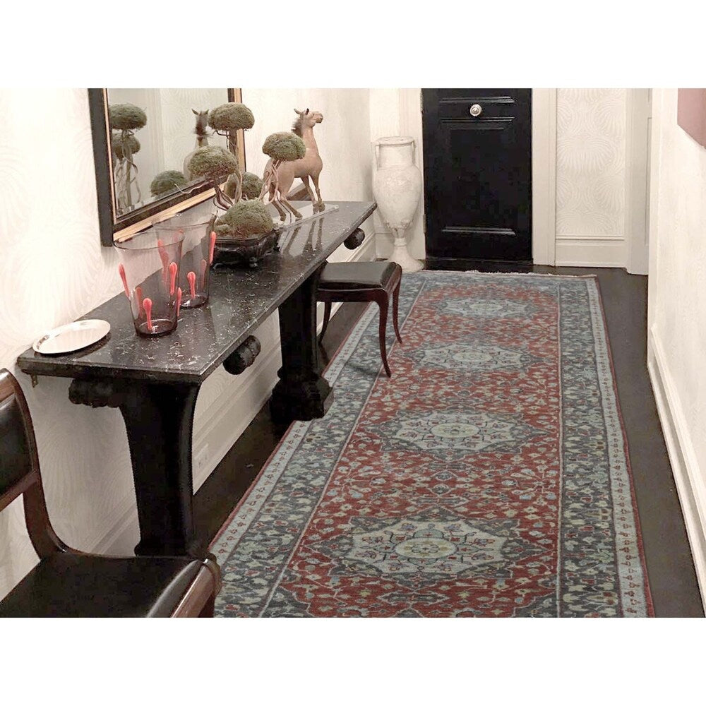 Shahbanu Rugs Antiqued Haji Jalili Re-Creation Hand-Knotted Runner Oriental Rug (2'8" x 9'10") - 2'8" x 9'10"