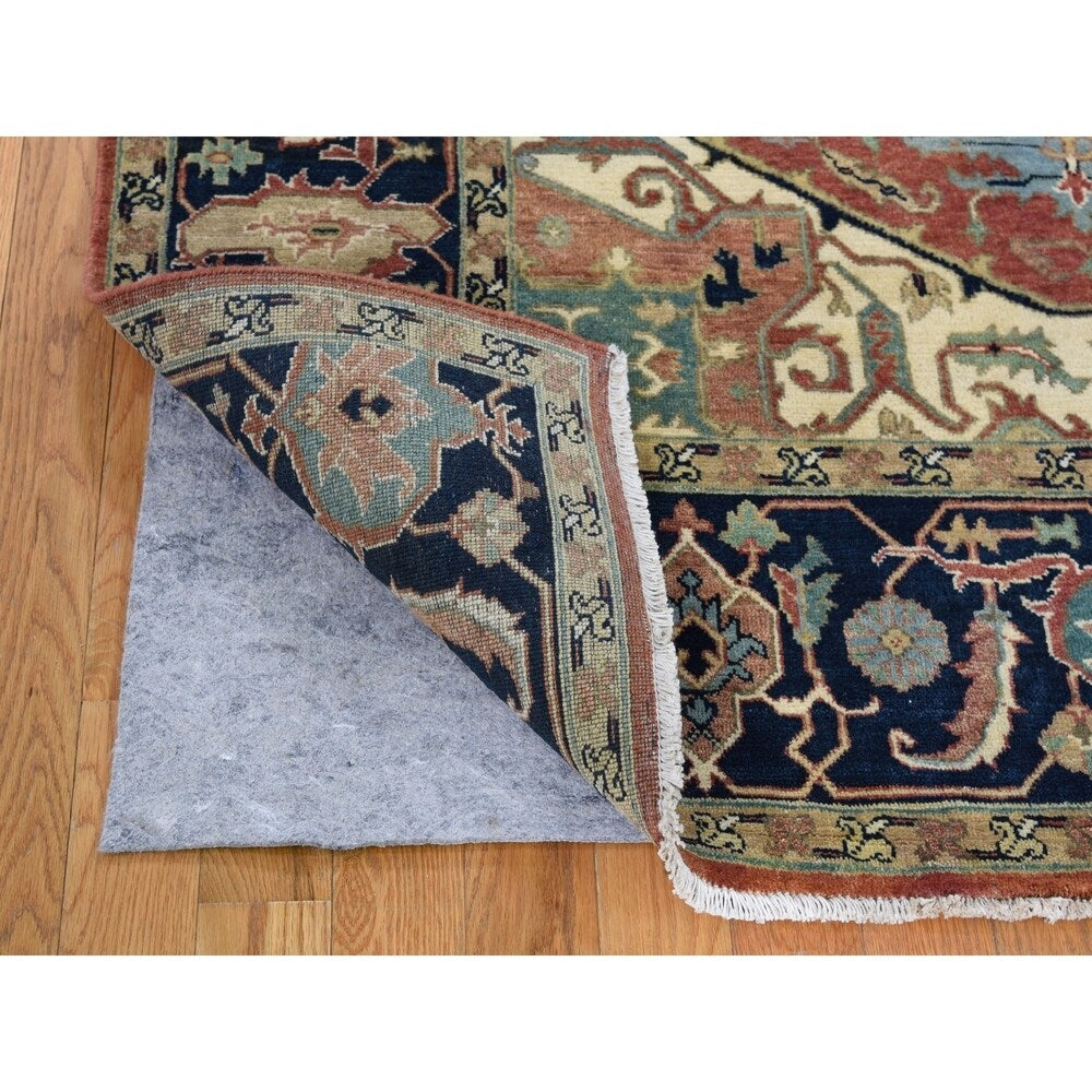 Shahbanu Rugs Antiqued Heriz Re Creation Pure Wool Hand knotted Oriental Rug (5'0" x 7'4") - 5'0" x 7'4"