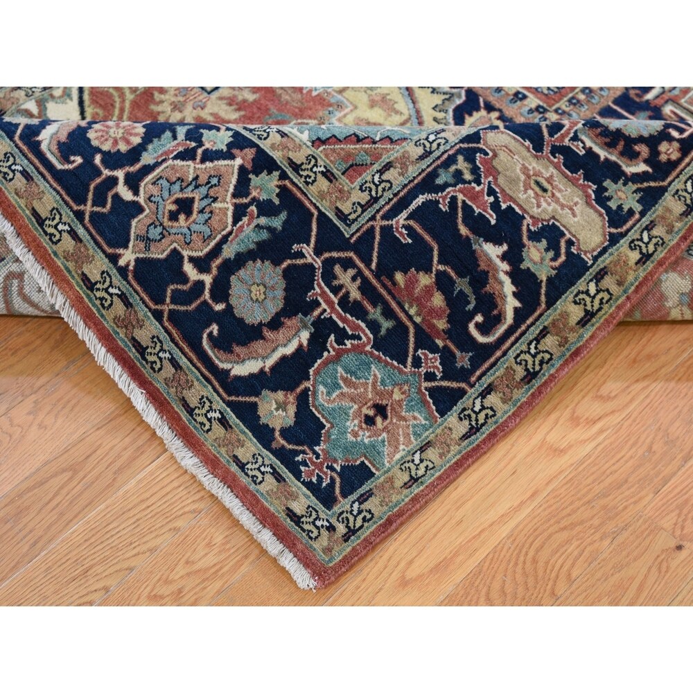 Shahbanu Rugs Antiqued Heriz Re Creation Pure Wool Hand knotted Oriental Rug (5'0" x 7'4") - 5'0" x 7'4"