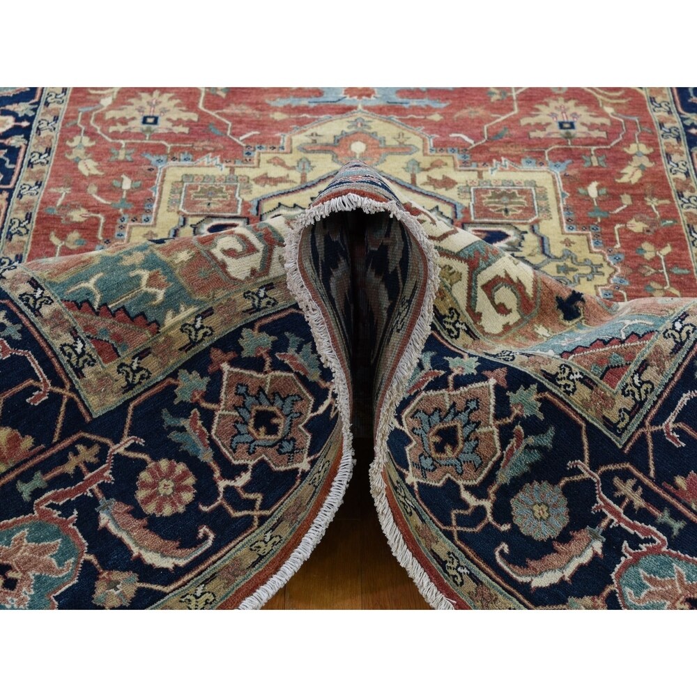 Shahbanu Rugs Antiqued Heriz Re Creation Pure Wool Hand knotted Oriental Rug (5'0" x 7'4") - 5'0" x 7'4"