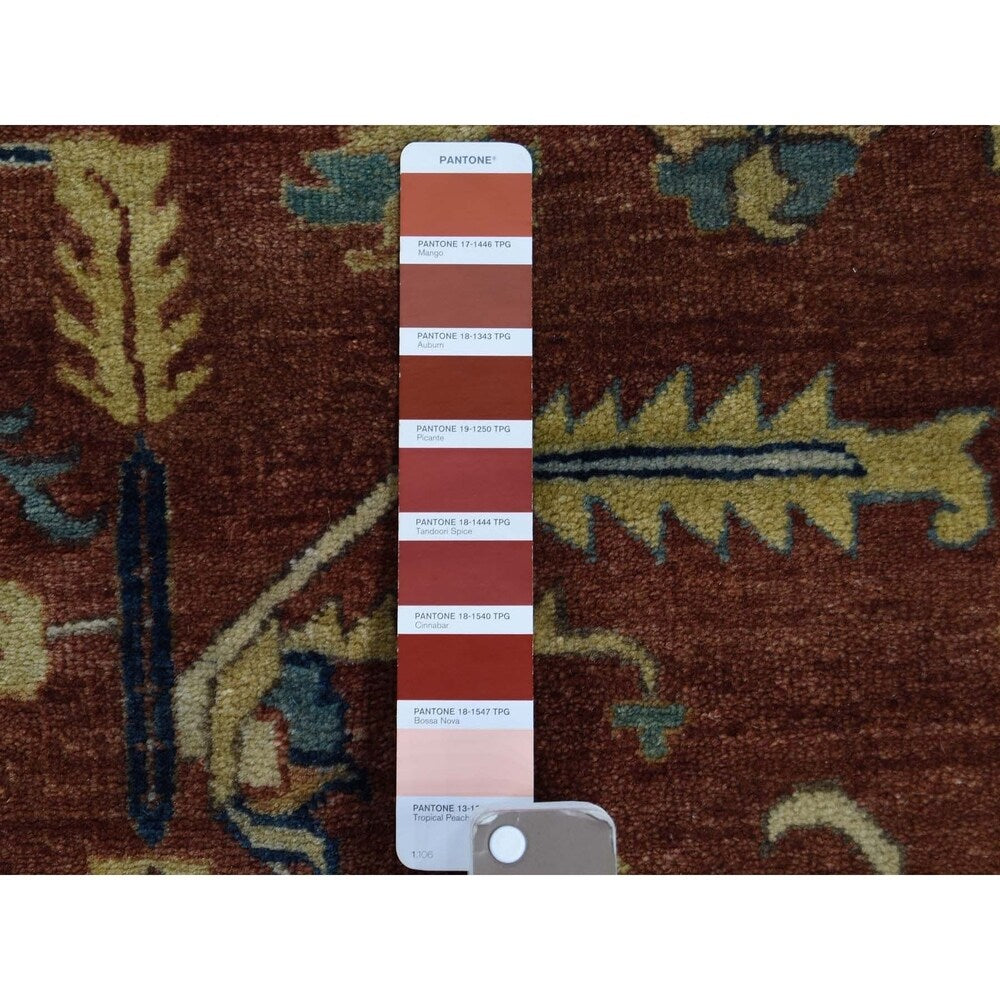 Shahbanu Rugs Antiqued Heriz Re-creation Pure Wool Hand Knotted Oriental Rug (9'1" x 12'0") - 9'1" x 12'0"