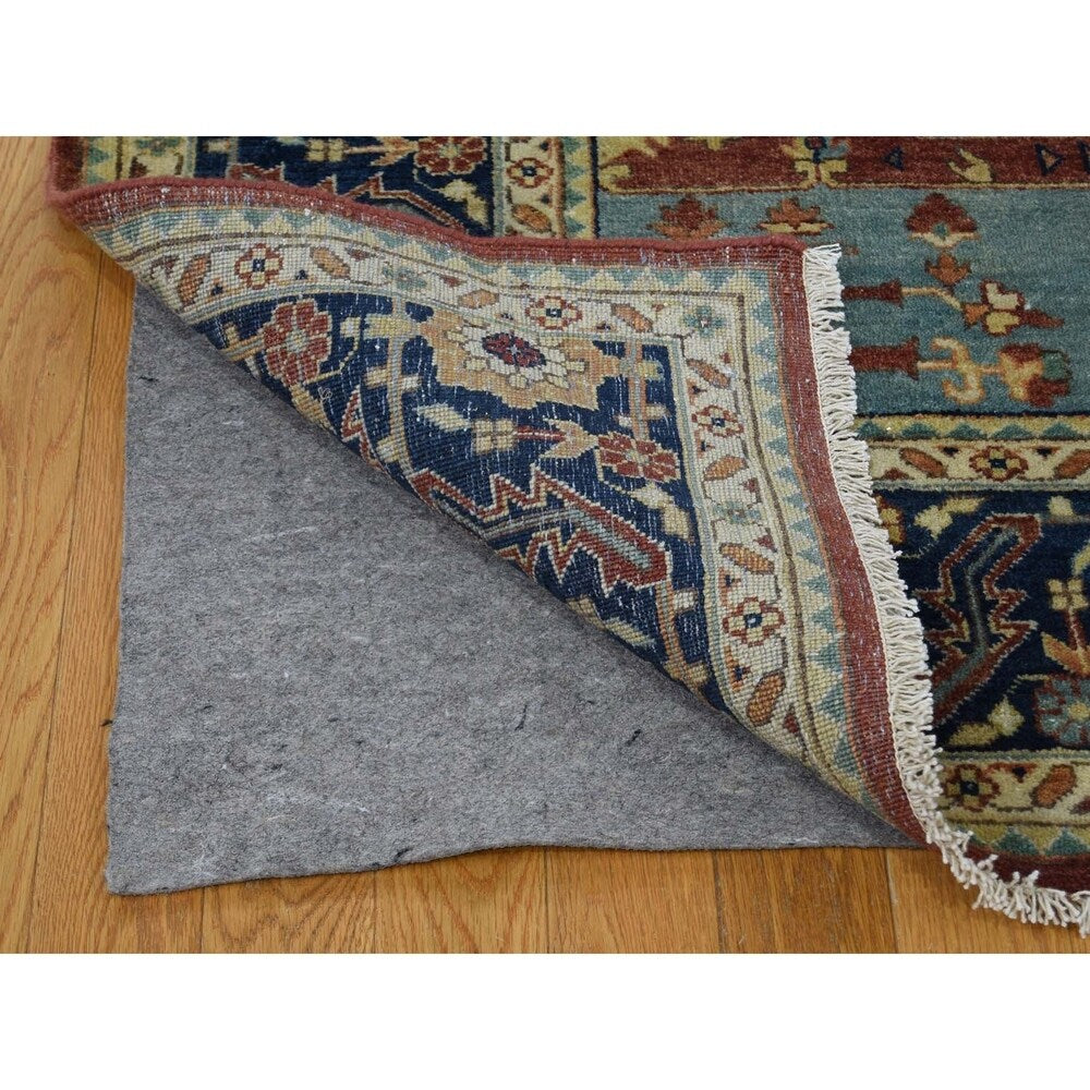 Shahbanu Rugs Antiqued Heriz Re-creation Pure Wool Hand Knotted Oriental Rug (9'1" x 12'0") - 9'1" x 12'0"