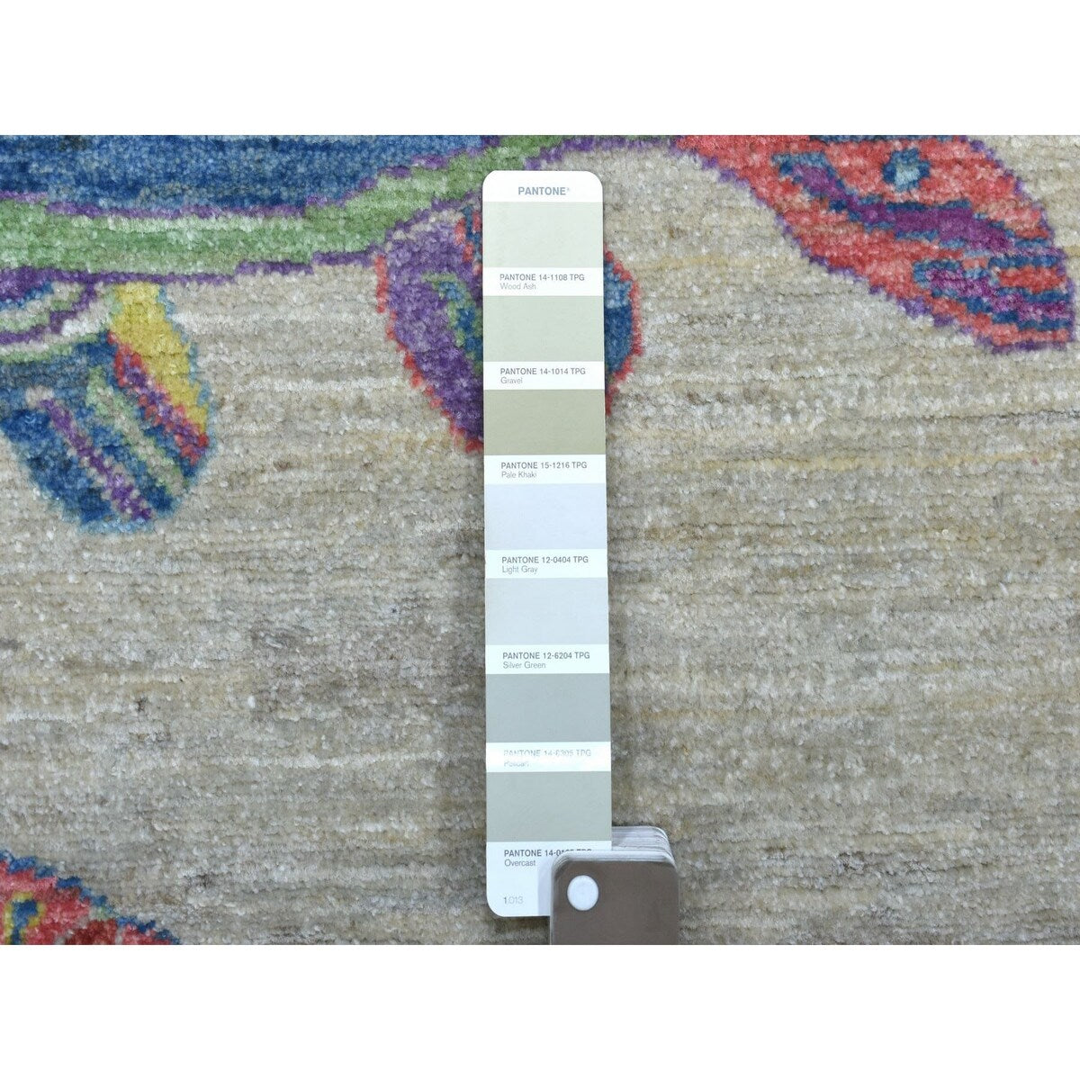 Shahbanu Rugs Beige Oceanic Fish Design with Bold Color Soft Wool Hand Knotted Oriental Rug (4'0" x 5'10") - 4'0" x 5'10"
