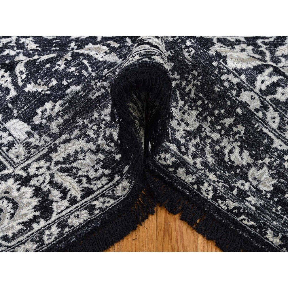 Shahbanu Rugs Black Modern Broken Design Art Silk Hand-Knotted Oriental Rug (5'1" x 7'2") - 5'1" x 7'2"