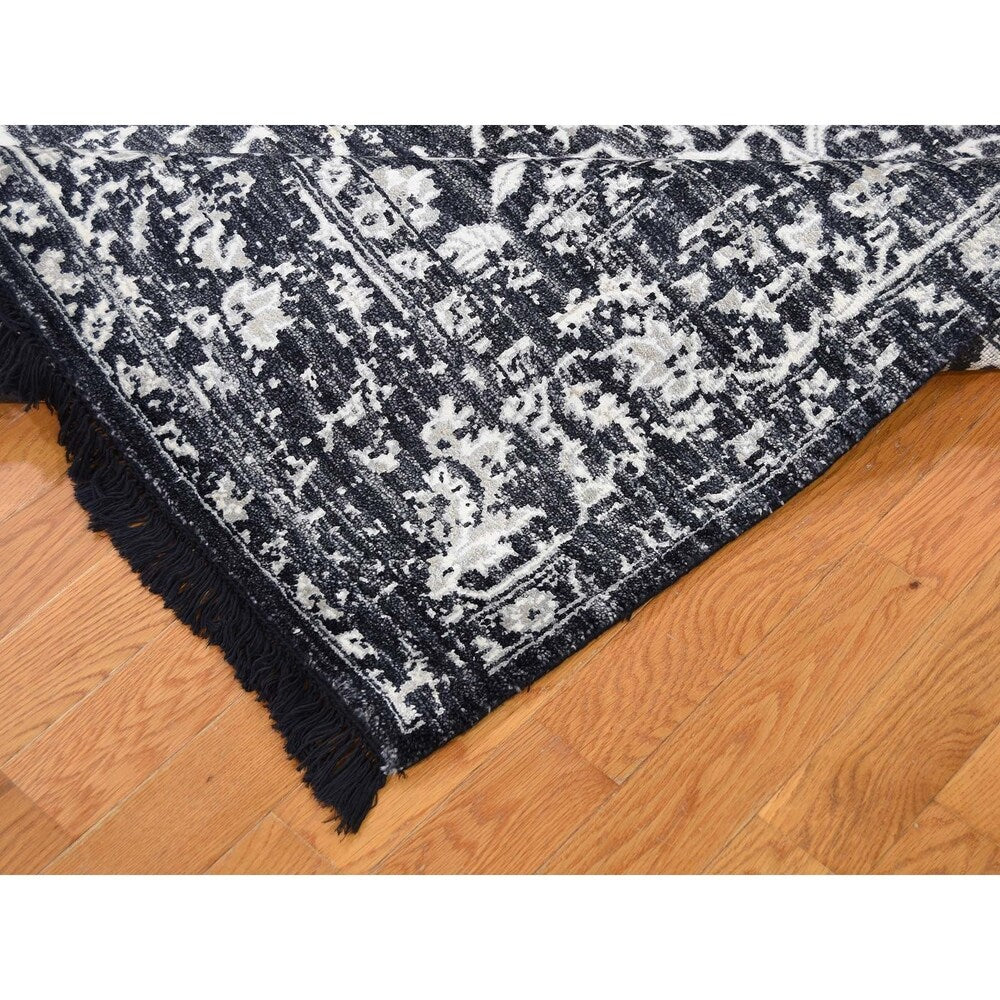 Shahbanu Rugs Black Modern Broken Design Art Silk Hand-Knotted Oriental Rug (5'1" x 7'2") - 5'1" x 7'2"