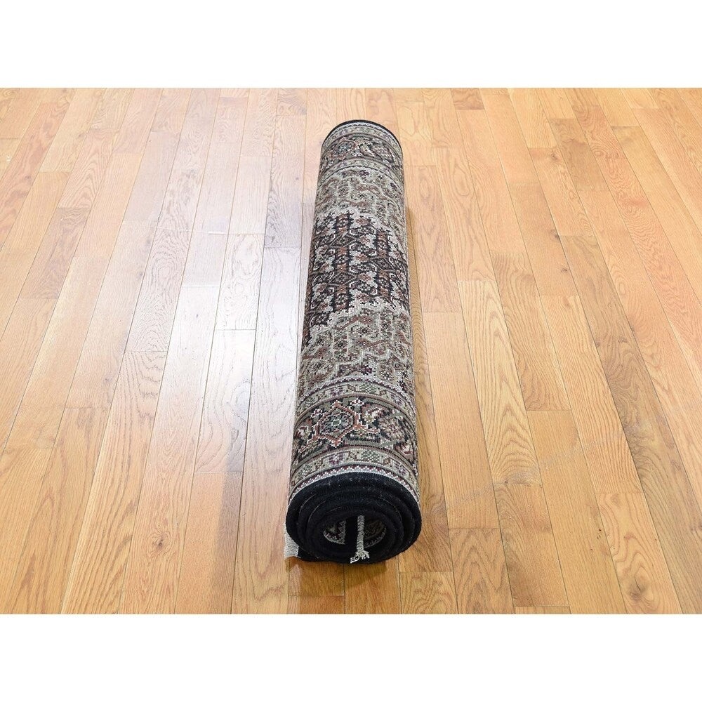 Shahbanu Rugs Black Tabriz Mahi Wool and Silk Hand-Knotted Oriental Rug (4'0" x 6'2") - 4'0" x 6'2"