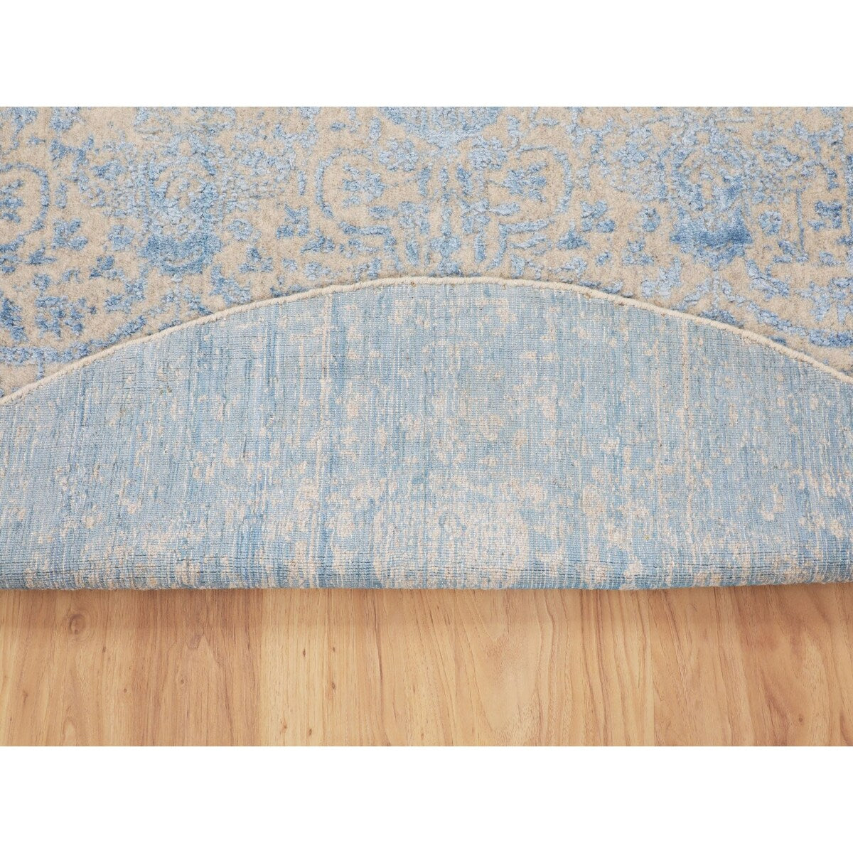 Shahbanu Rugs Blue Jacquard Hand Loomed Wool and Art Silk Pomegranate Design Round Oriental Rug (5'10" x 5'10") - 5'10" x 5'10"