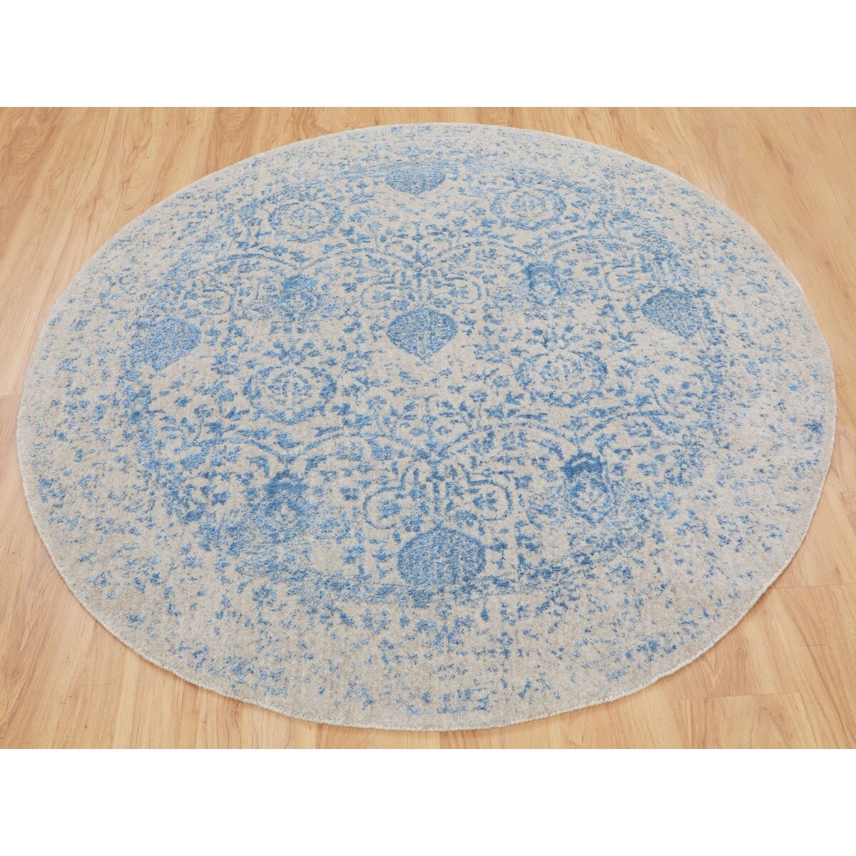 Shahbanu Rugs Blue Jacquard Hand Loomed Wool and Art Silk Pomegranate Design Round Oriental Rug (5'10" x 5'10") - 5'10" x 5'10"