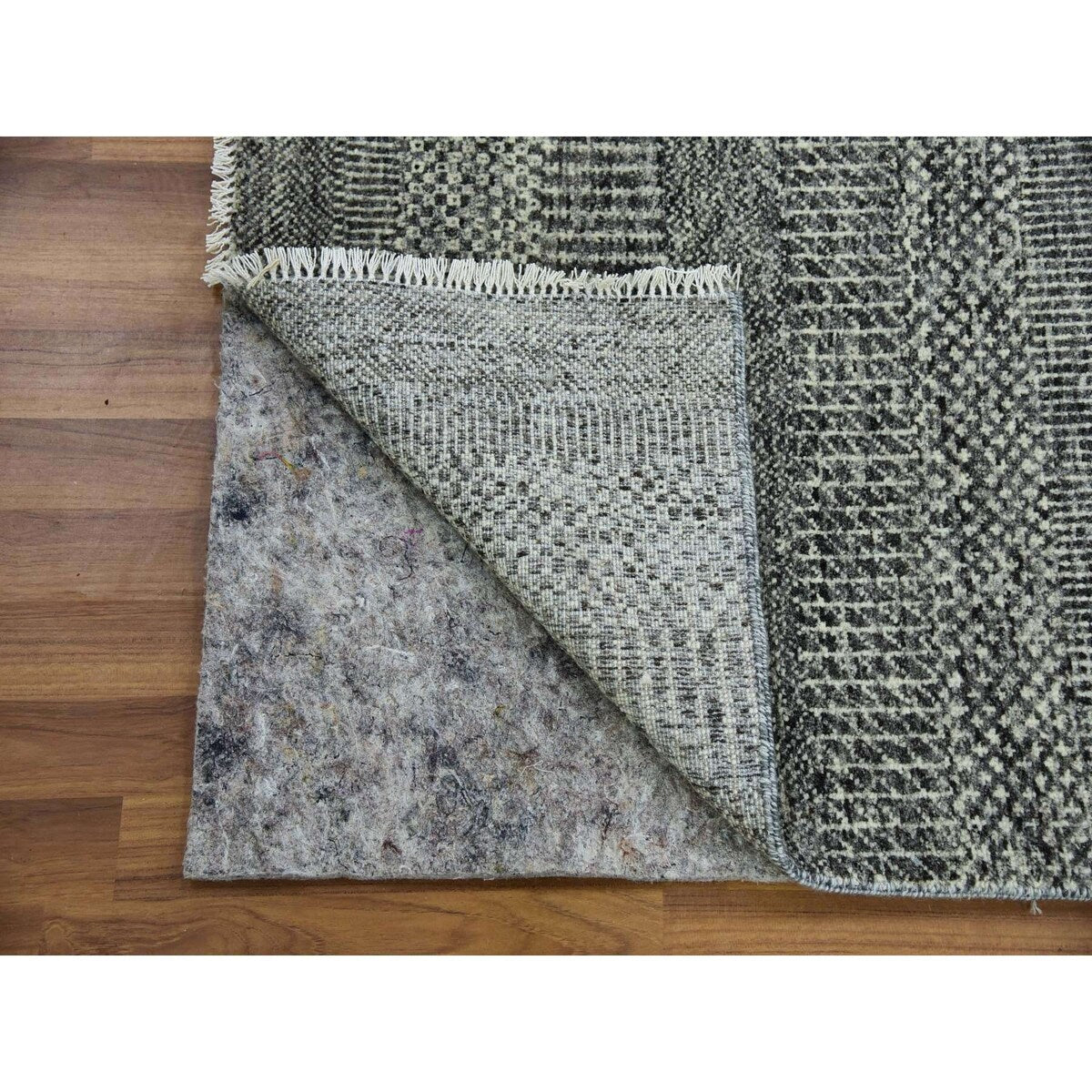 Shahbanu Rugs Cloud Gray Hand Knotted Modern Natural Undyed Wool Tone on Tone Grass Design XL Runner Oriental Rug (2'4"x27'9")