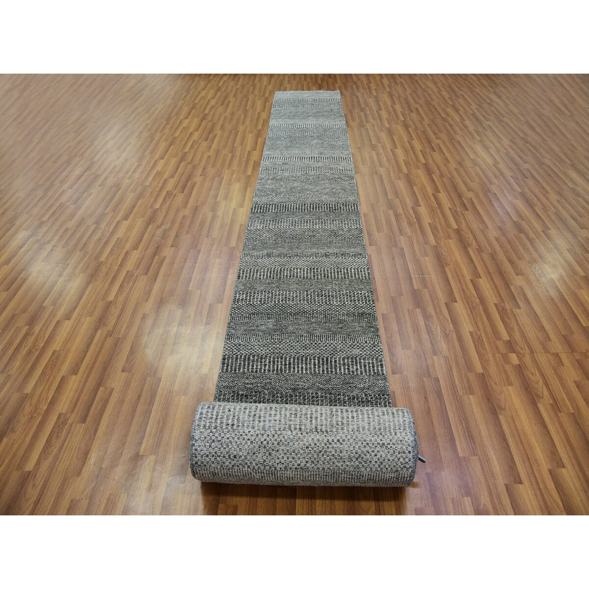 Shahbanu Rugs Cloud Gray Hand Knotted Modern Natural Undyed Wool Tone on Tone Grass Design XL Runner Oriental Rug (2'4"x27'9")