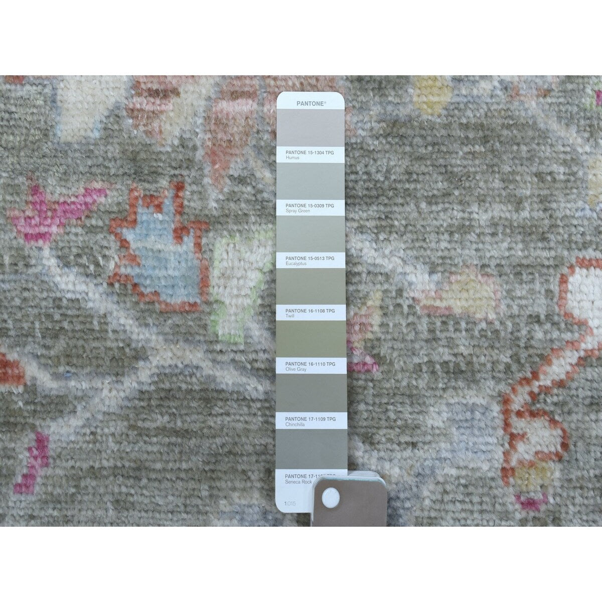 Shahbanu Rugs Dark Gray Oushak With Floral Motifs Pure Wool Hand Knotted Oriental Runner Rug (2'9" x 9'7") - 2'9" x 9'7"