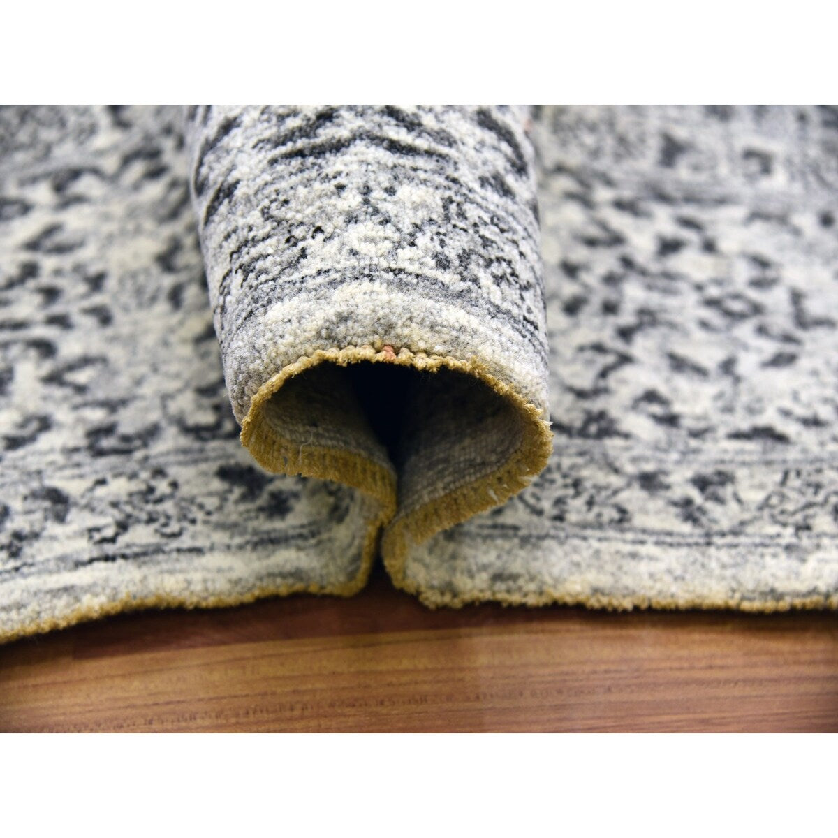 Shahbanu Rugs Ghost White, Mamluk Dynasty, Tone on Tone Design, Undyed 100% Wool, Hand Knotted, Oriental Rug (8'1" x 10'0")