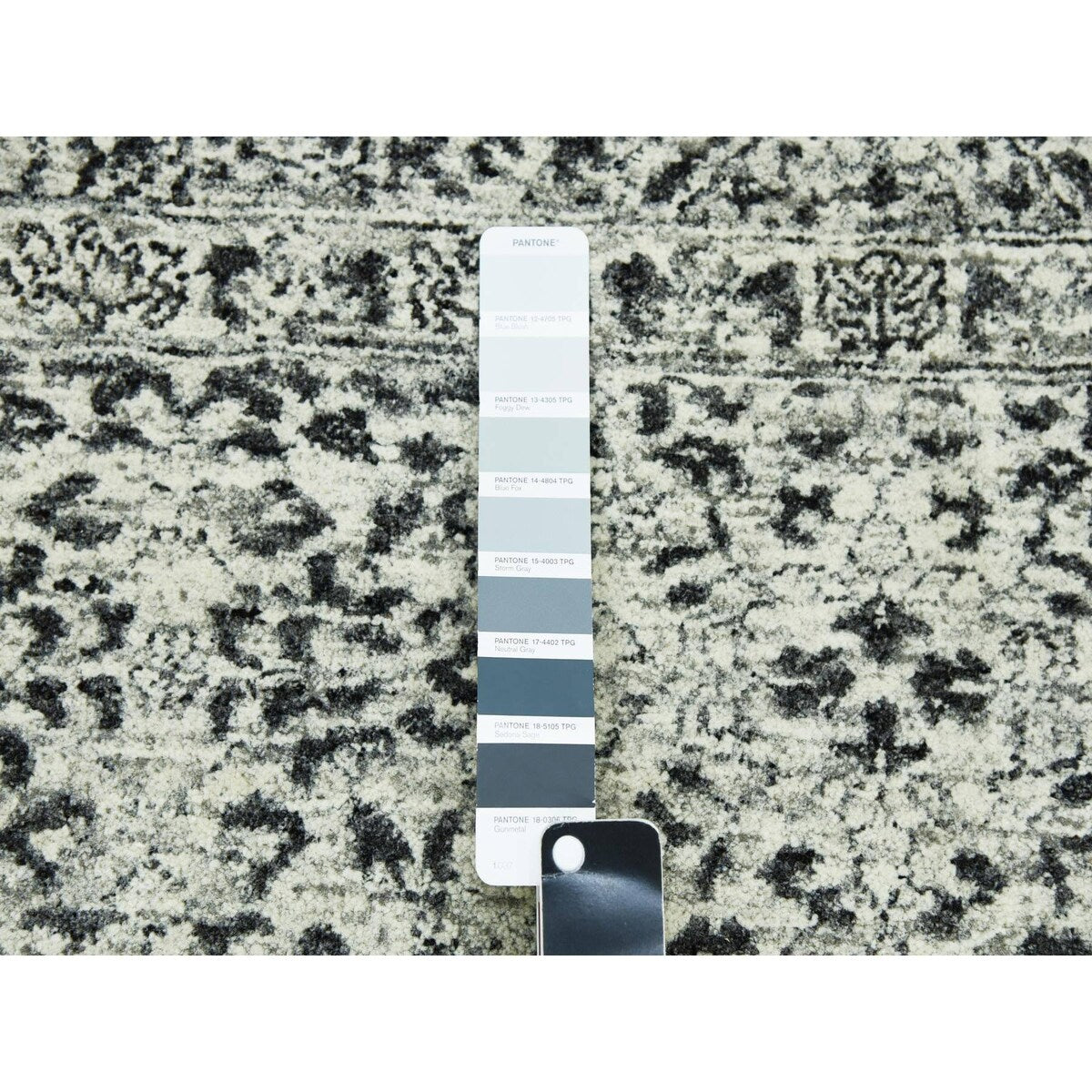 Shahbanu Rugs Ghost White, Mamluk Dynasty, Tone on Tone Design, Undyed 100% Wool, Hand Knotted, Oriental Rug (8'1" x 10'0")