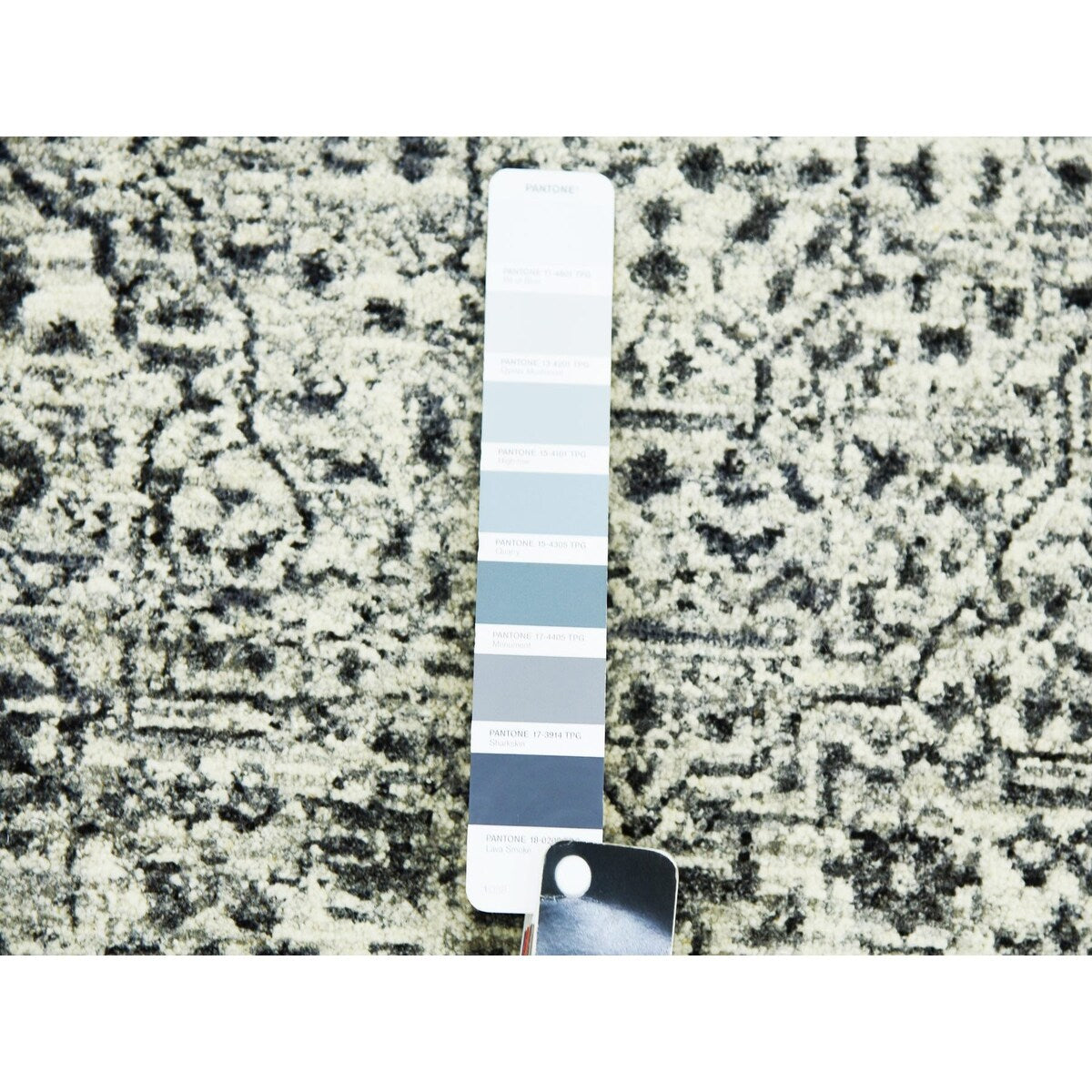 Shahbanu Rugs Ghost White, Tone on Tone Design, Undyed 100% Wool, Hand Knotted, Mamluk Dynasty, Runner Oriental Rug (2'6"x6'0")