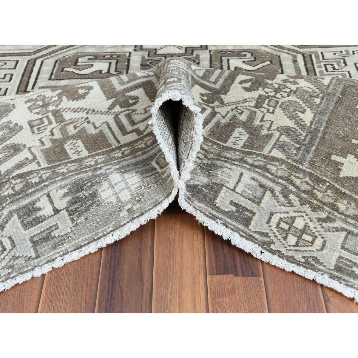 Shahbanu Rugs Gray Semi Antique Persian Heriz Tribal Design Clean Natural Wool Colors Hand Knotted Oriental Rug (7'9" x 11'1")