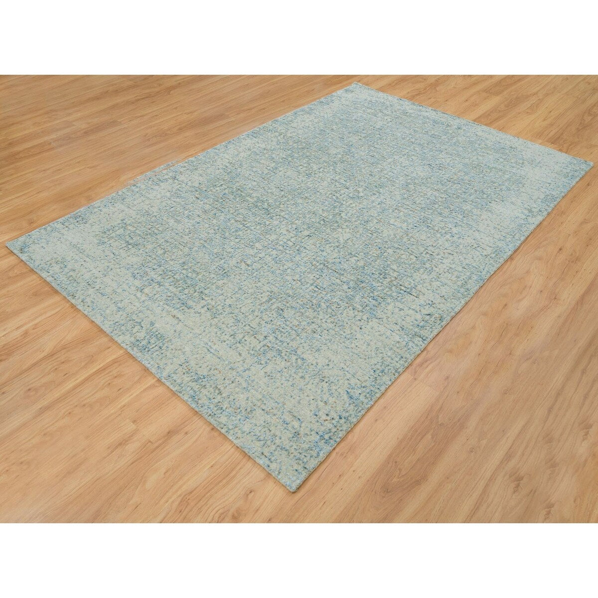 Shahbanu Rugs Gray with Touches of Blue Modern Jacquard Hand Loomed Soft Wool and Plant Based Silk Oriental Rug (6'0" x 9'0")