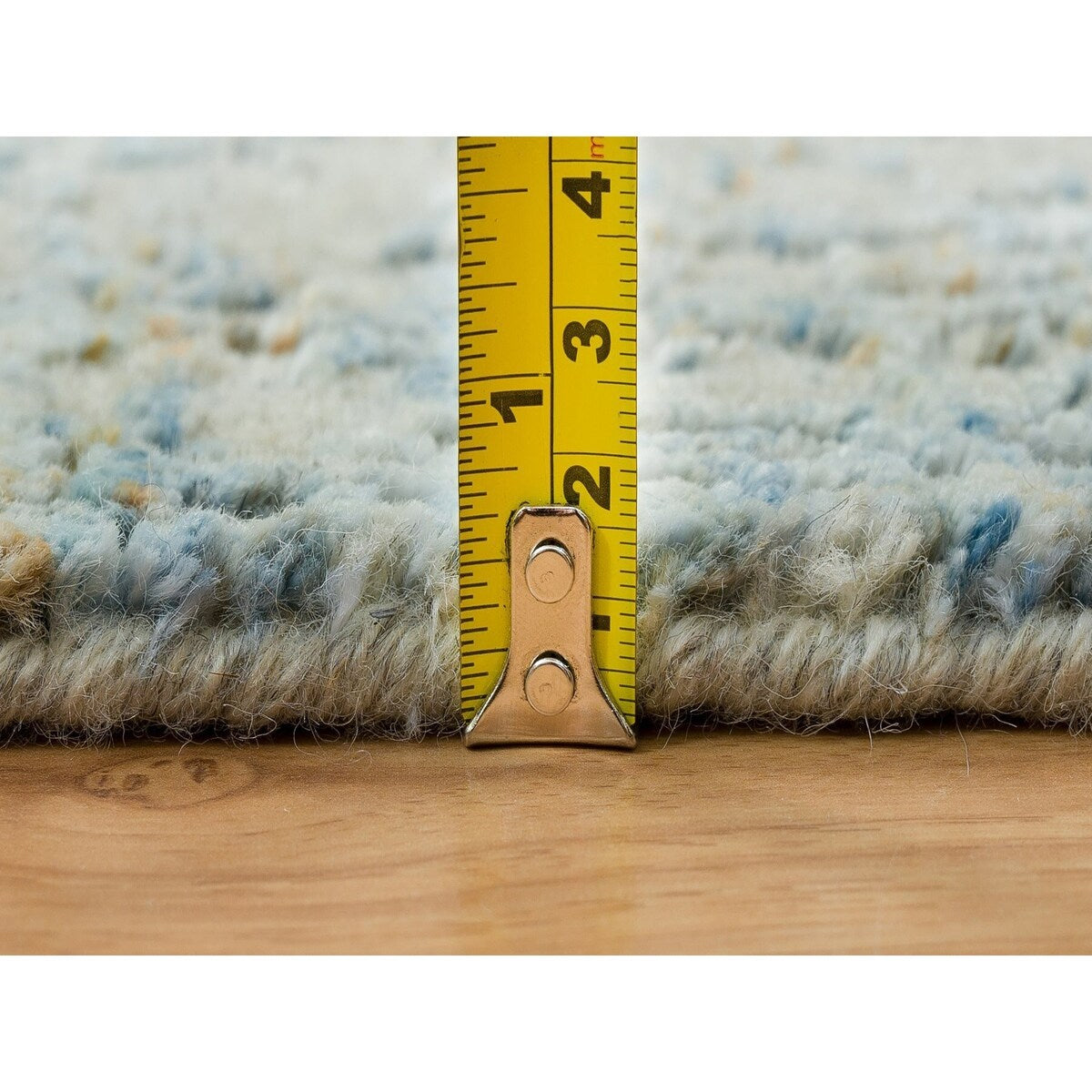 Shahbanu Rugs Gray with Touches of Blue Modern Jacquard Hand Loomed Soft Wool and Plant Based Silk Oriental Rug (6'0" x 9'0")
