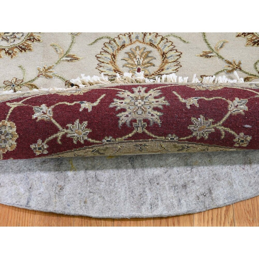 Shahbanu Rugs Half Wool and Half Silk Round Rajasthan Hand-Knotted Oriental Rug (6'0" x 6'0") - 6'0" x 6'0"