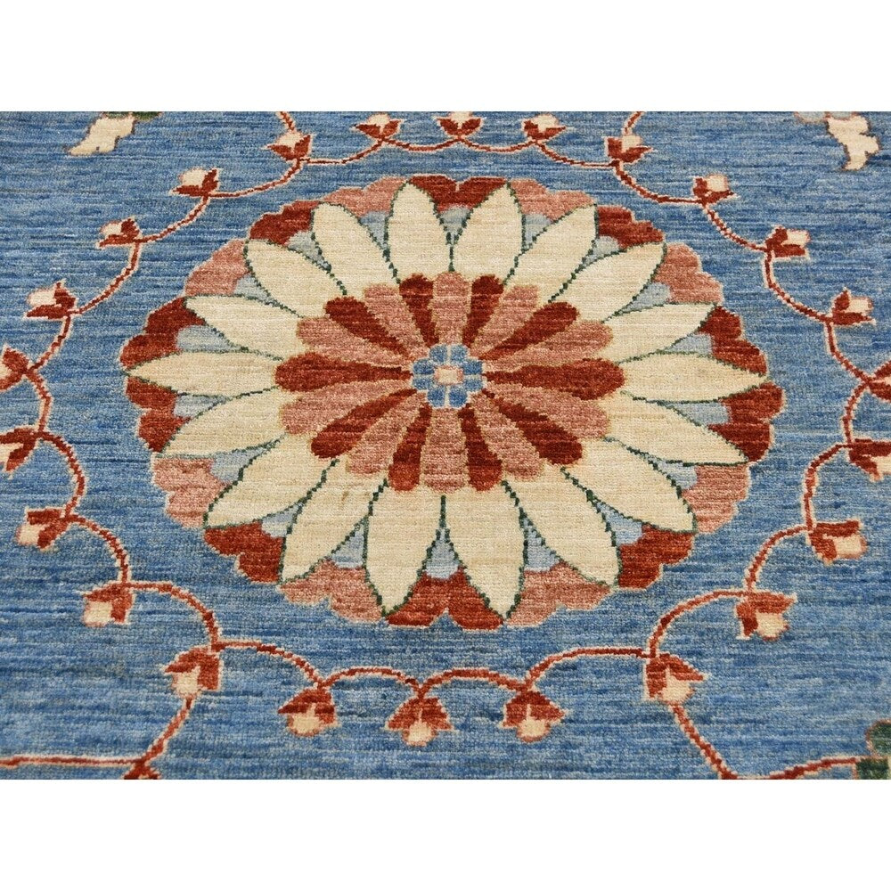 Shahbanu Rugs Hand-Knotted Peshawar with Suzani Design Pure Wool Oriental Rug (9'3" x 12'0") - 9'3" x 12'0"