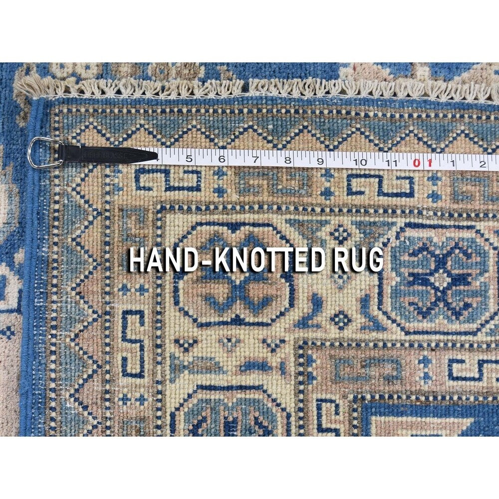 Shahbanu Rugs Hand-Knotted Pure Wool Vintage Look Kazak Oriental Rug (4'0" x 6'0") - 4'0" x 6'0"