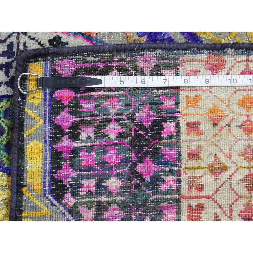 Shahbanu Rugs Hand-Knotted Sari Silk with Oxidized Wool Mamluk Design Rug (4'1" x 6'3") - 4'1" x 6'3"
